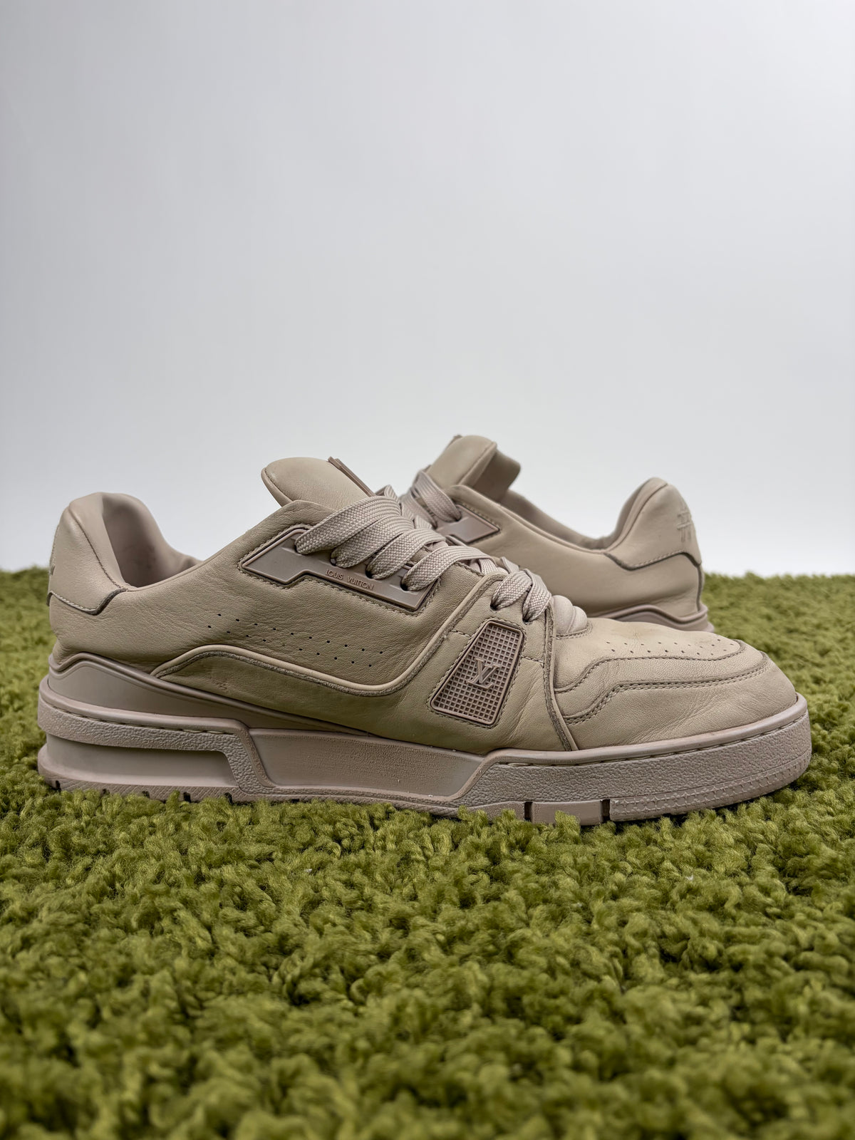 Louis Vuitton Trainer Beige 8.5