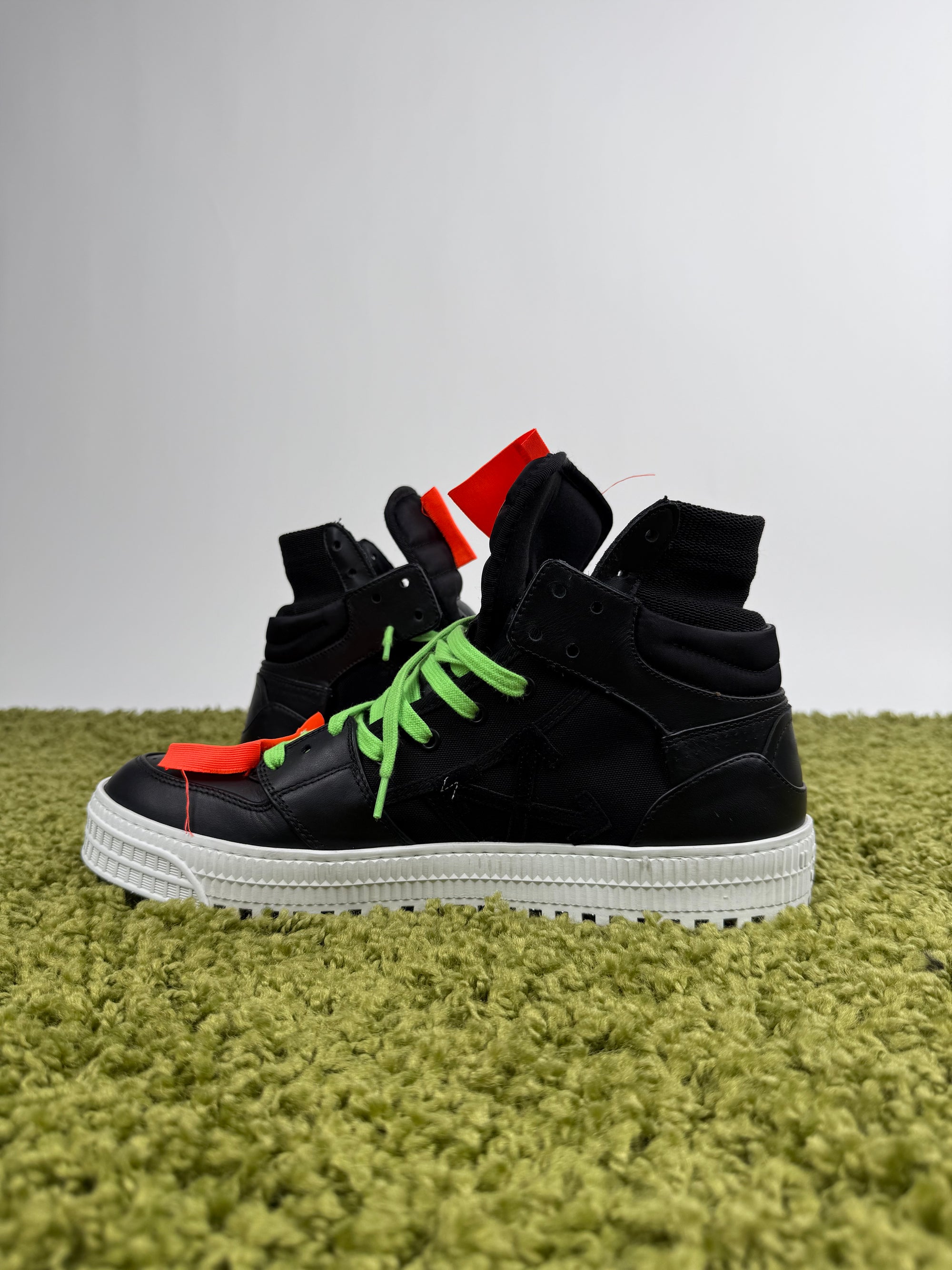 Off White Sneaker 44