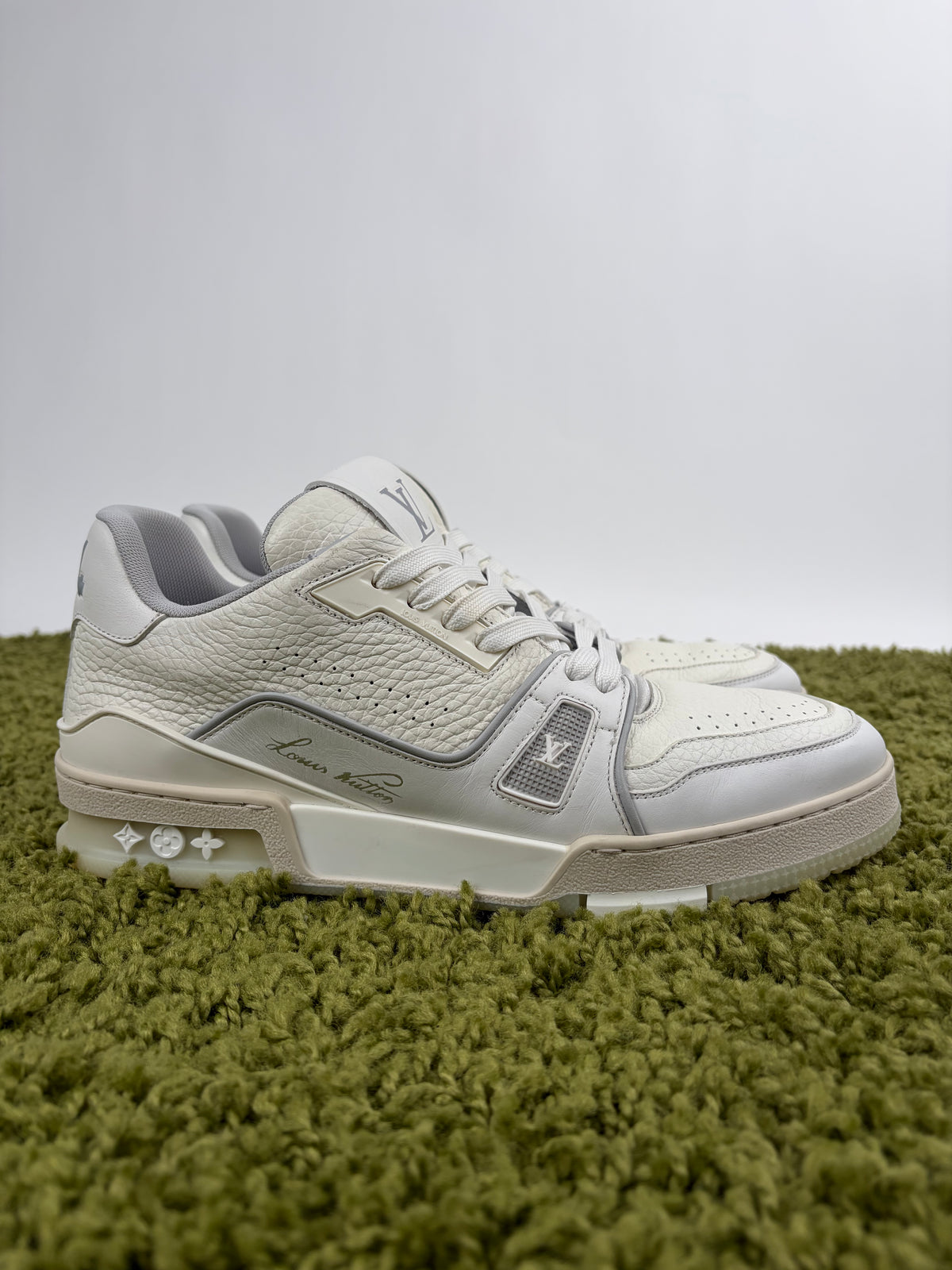 Louis Vuitton Trainer Bianca 7.5