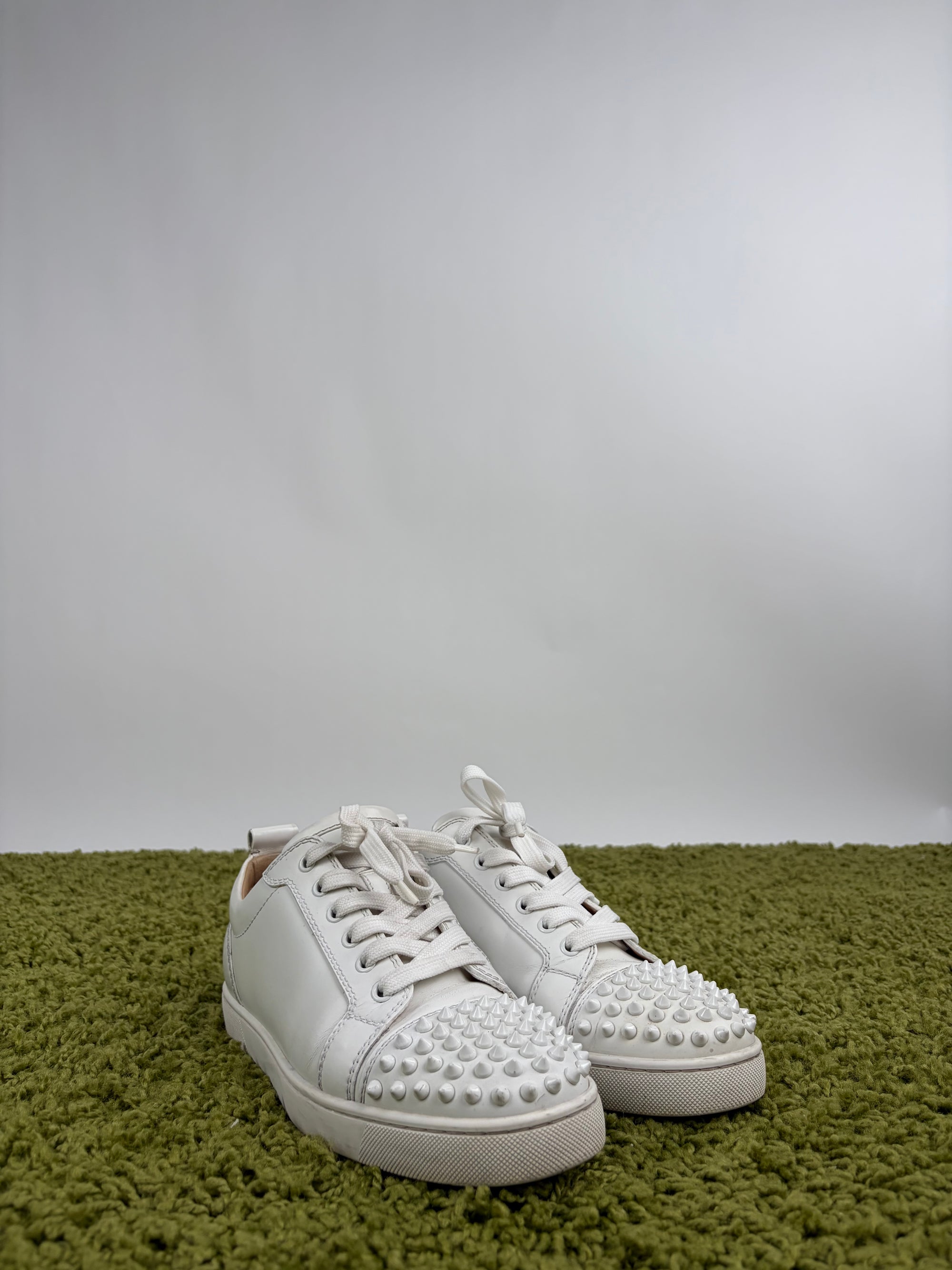 Louboutin basse Size 39 bianche