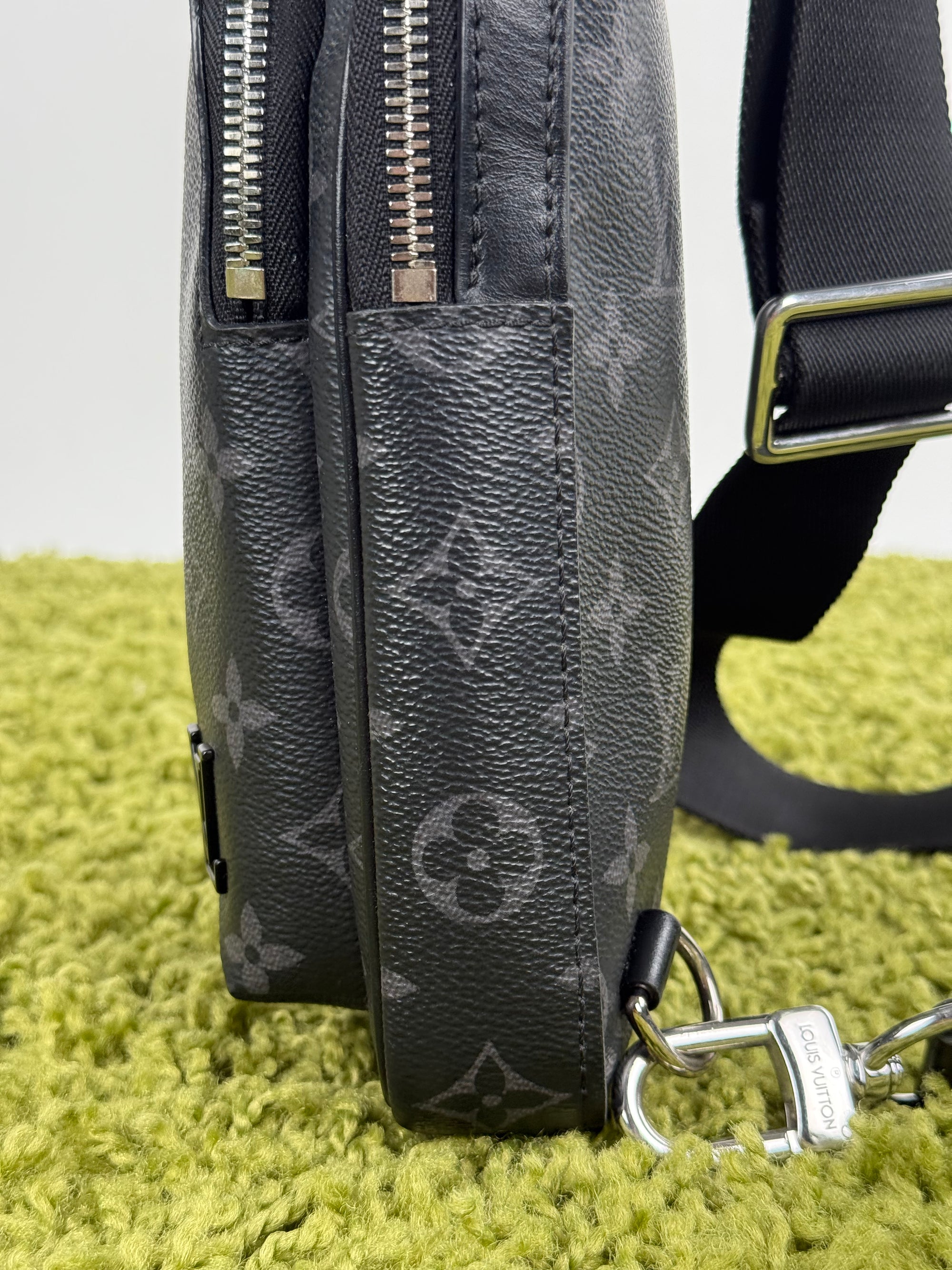 Zaino Monospalla Avenue Louis Vuitton Nero