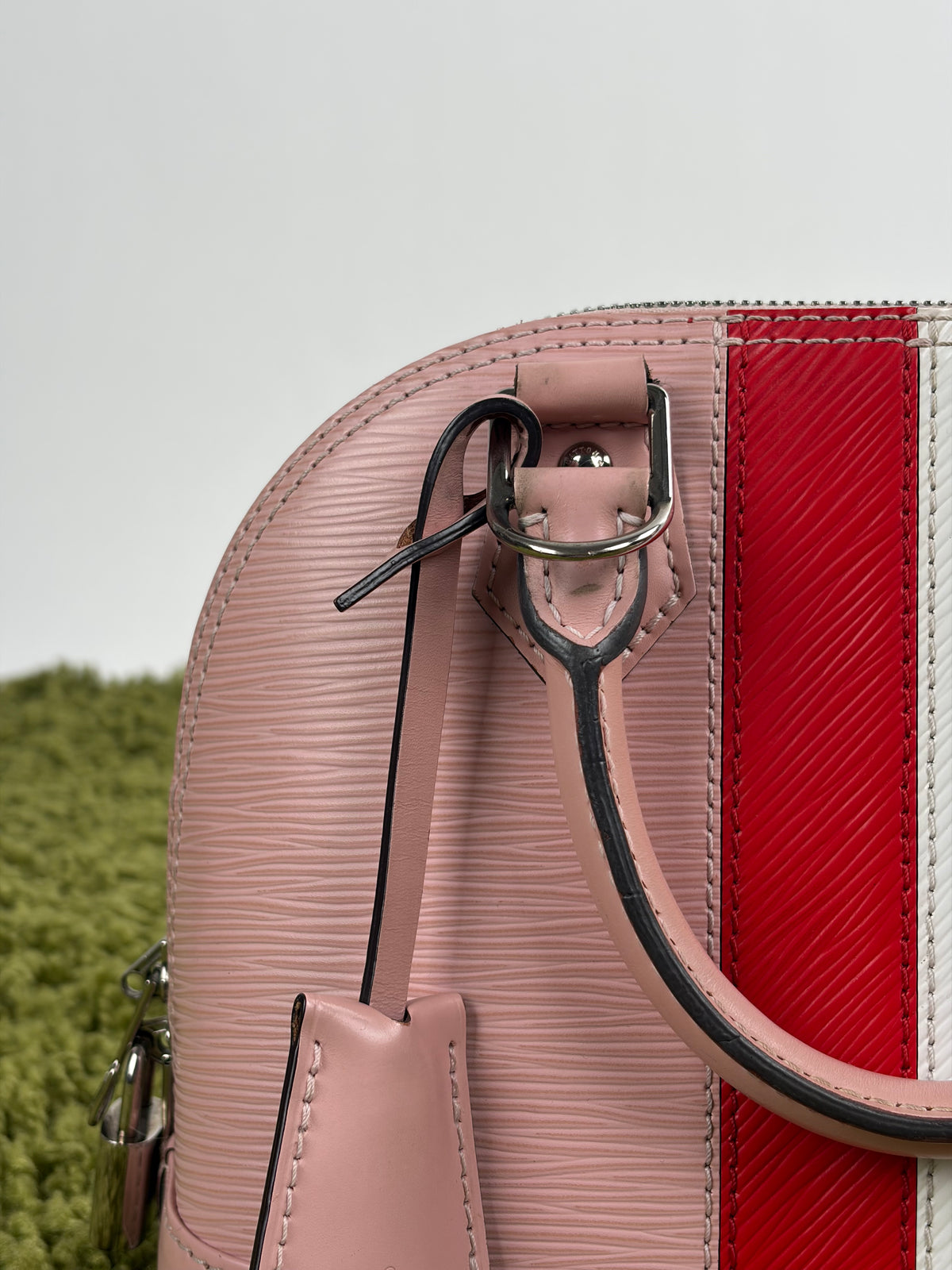 Borsa Louis Vuitton Alma BB Rosa