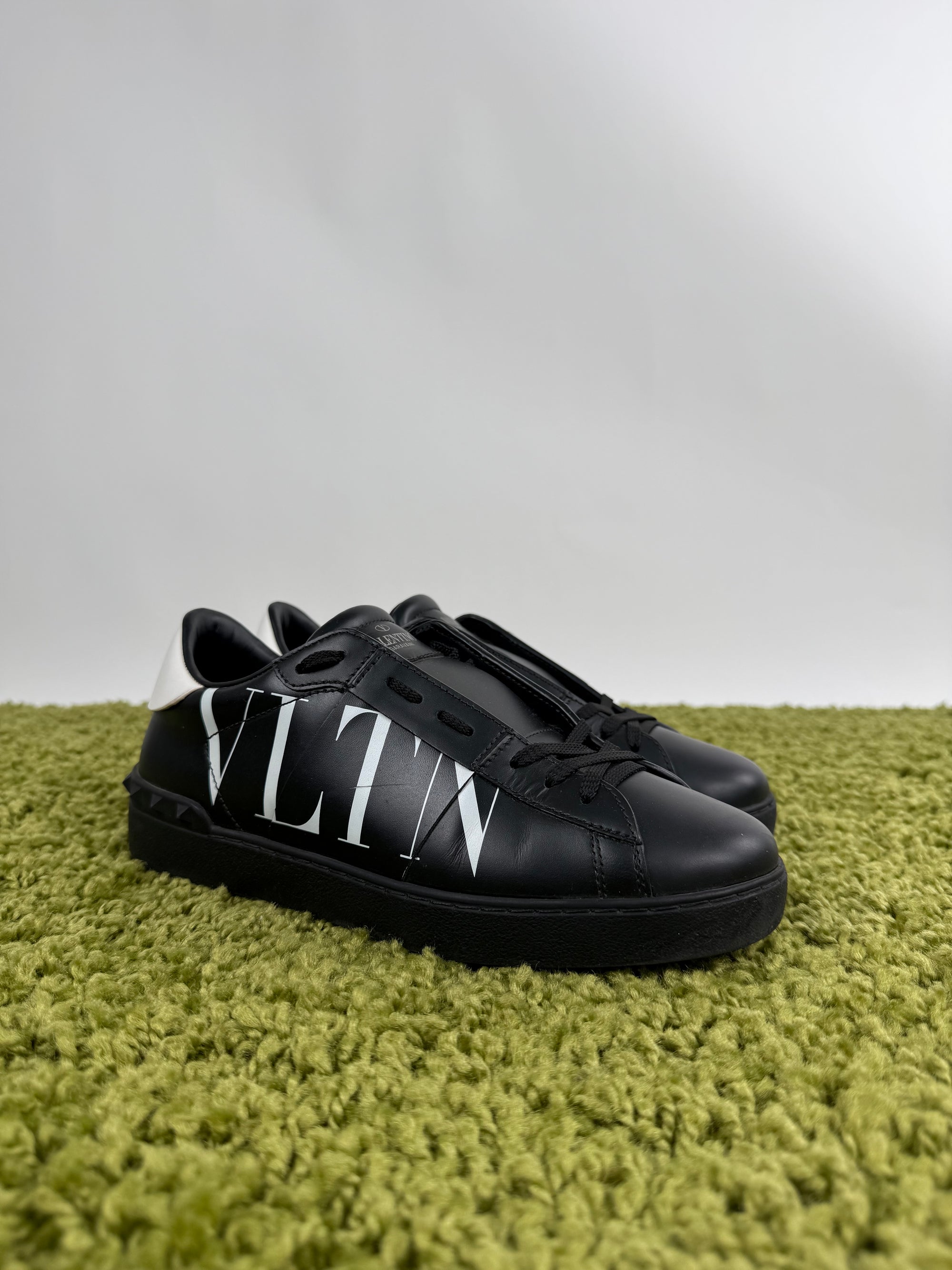 Valentino Garavani Low Sneaker 39