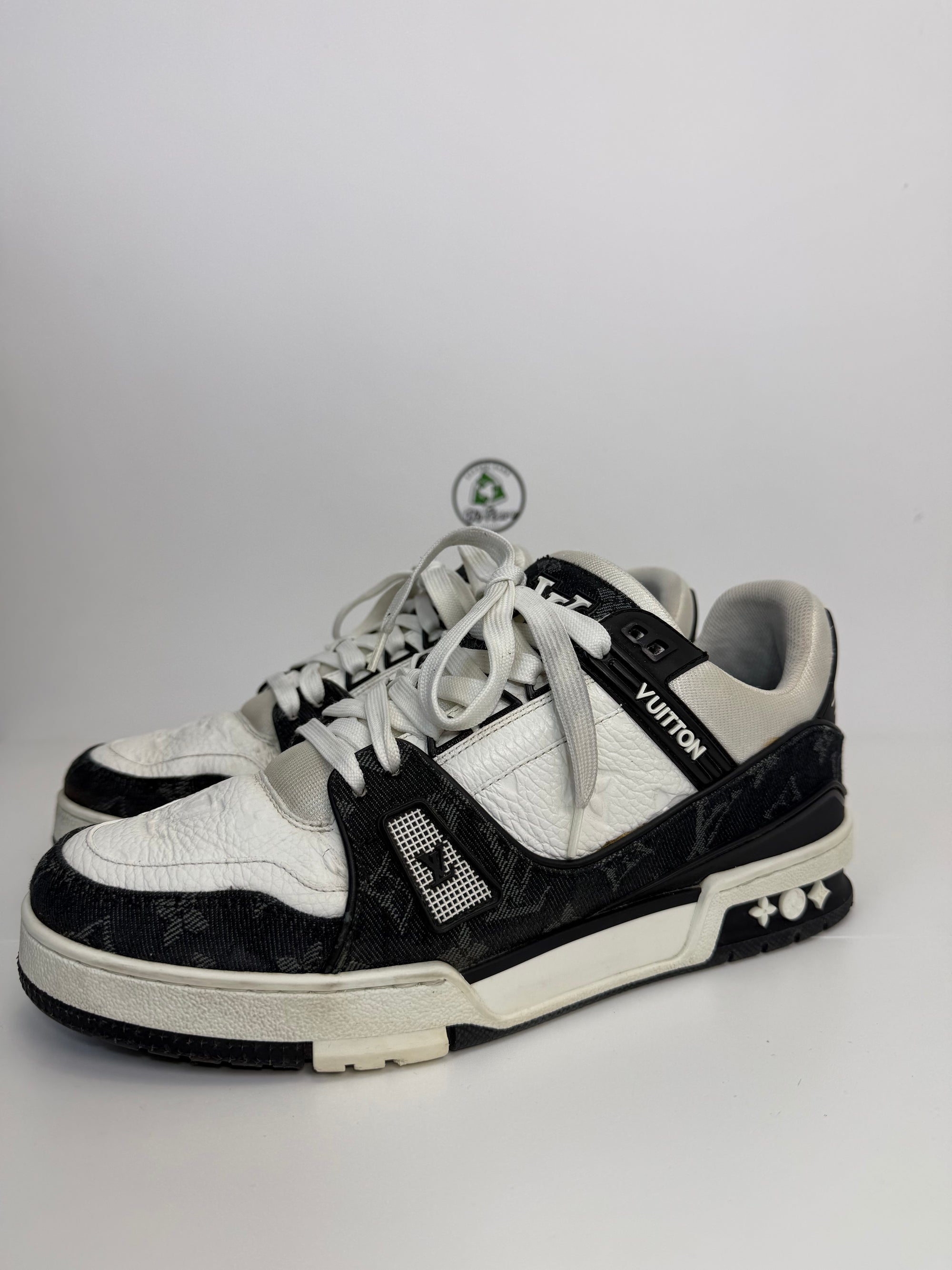 Louis Vuitton trainer 42