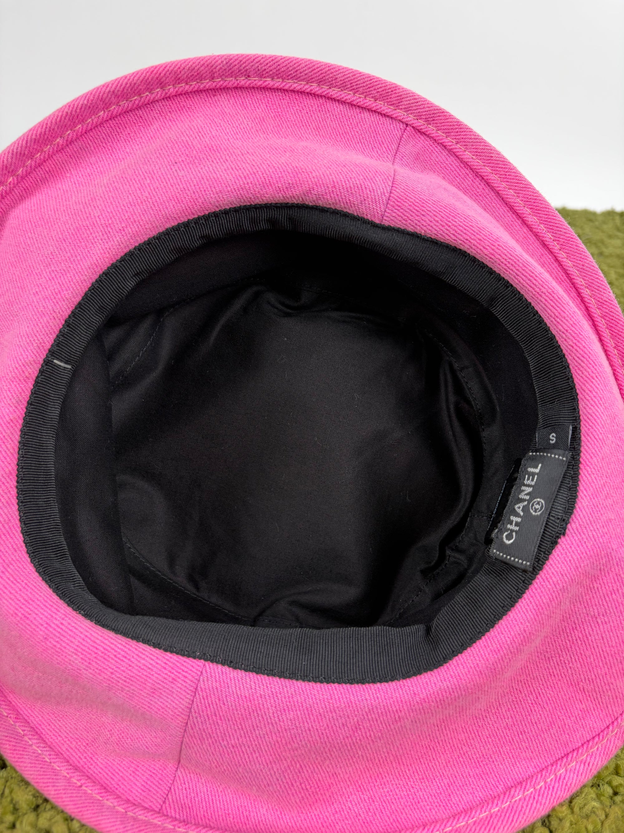 Cappello Chanel Rosa e giallo