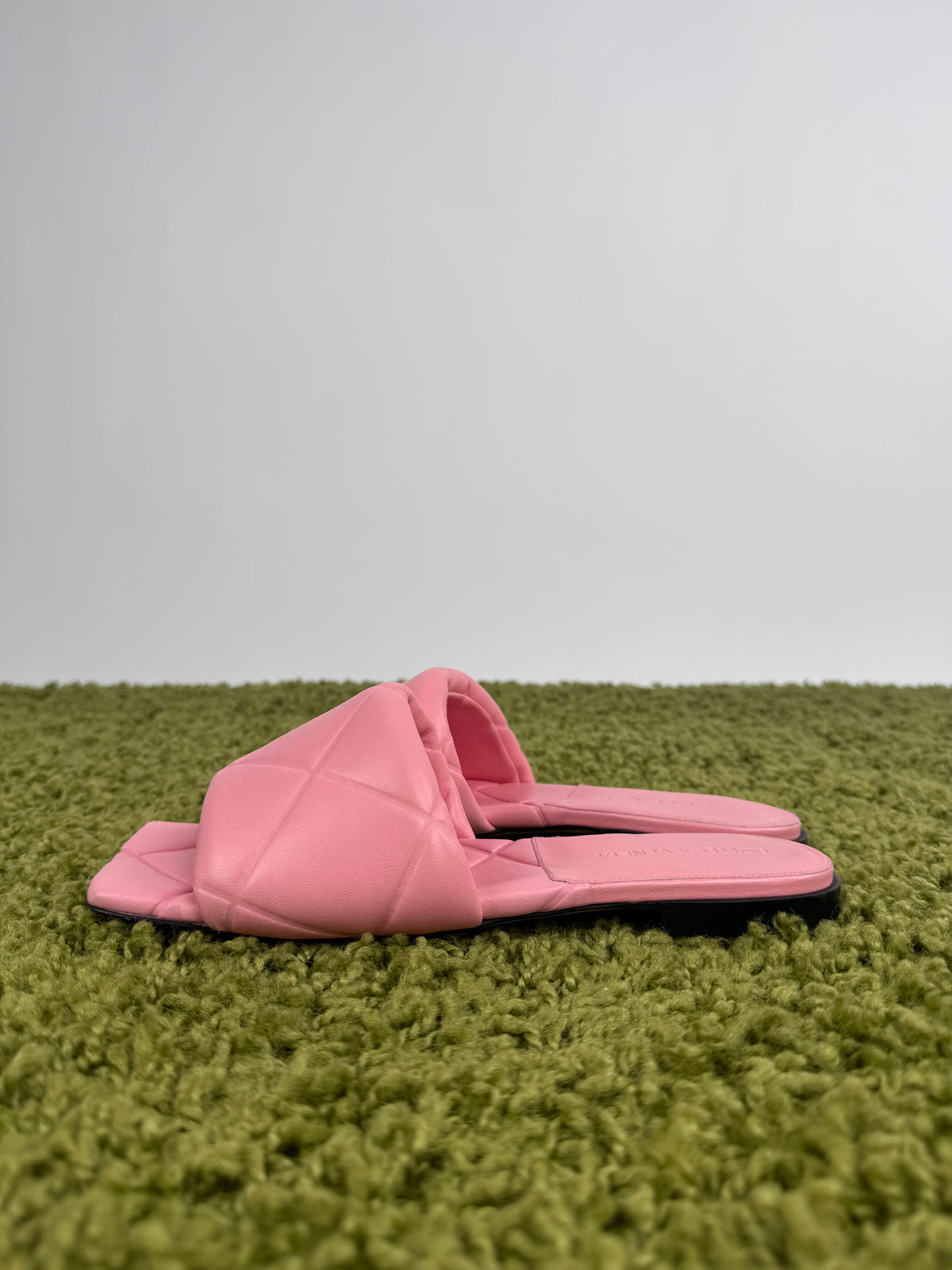 Bottega Veneta Lido Flat Sandal Rosa 36
