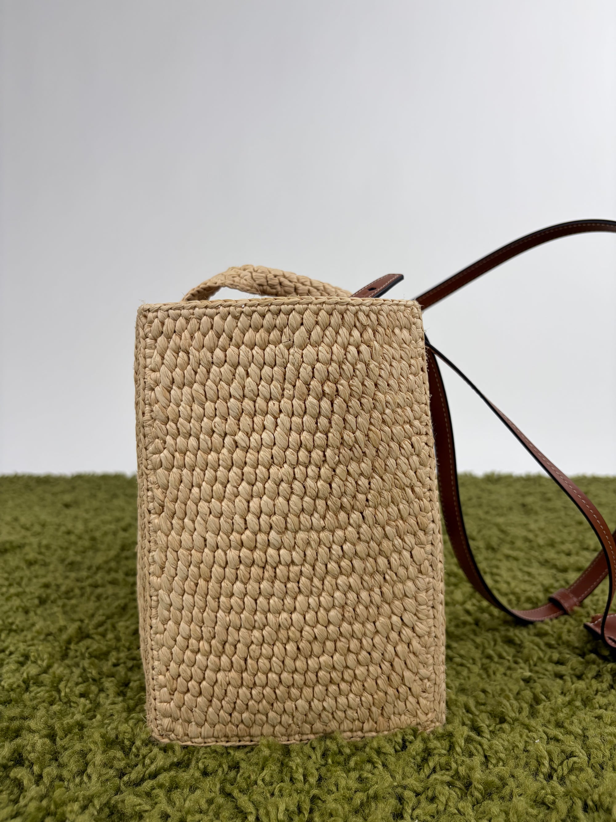 Borsa Celine Cabas Thais in rafia beige e marrone