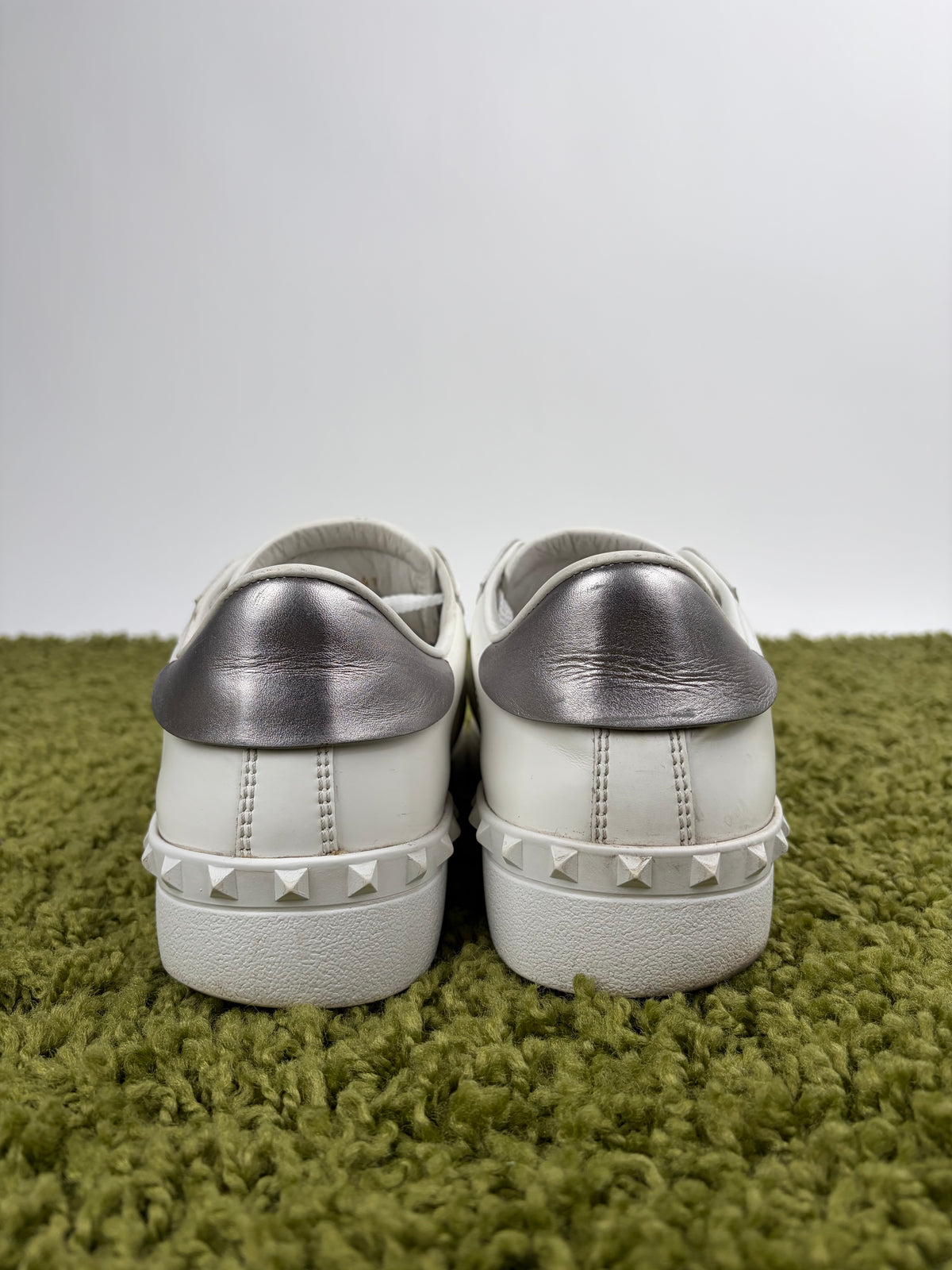 Valentino Garavani Rockstud VLTN argento 41