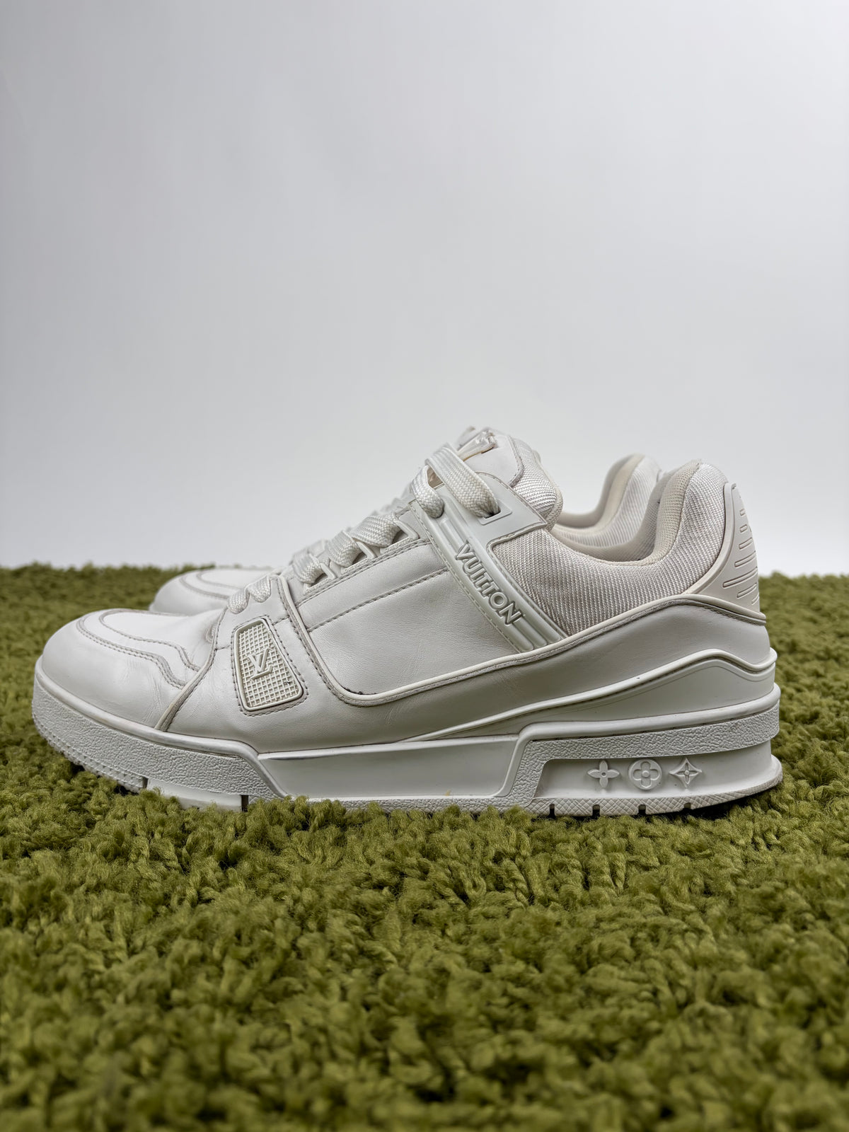 Louis Vuitton Trainer Bianca 8.5