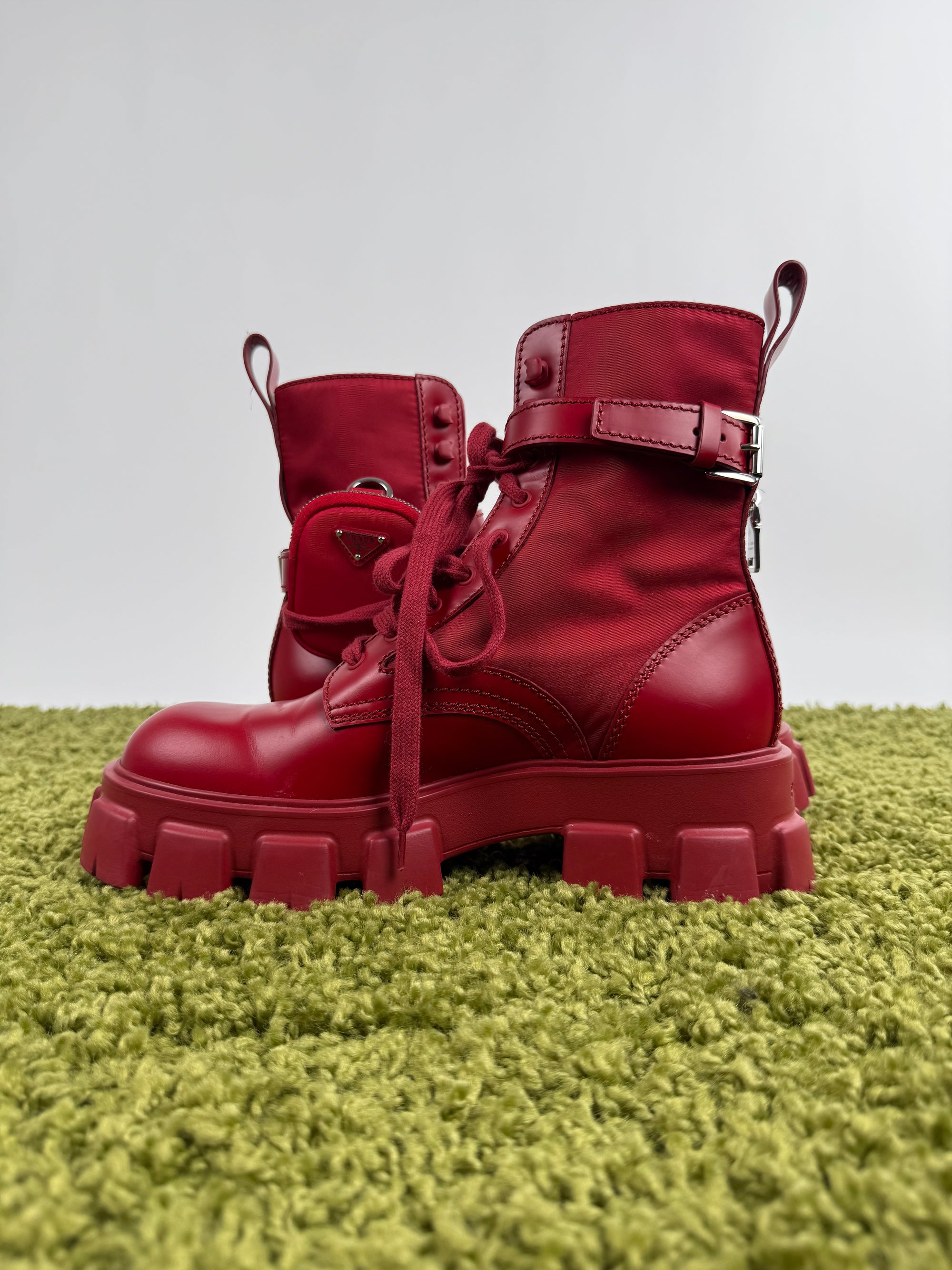 Prada Monolith in Pelle Rossa 8.5=42.5
