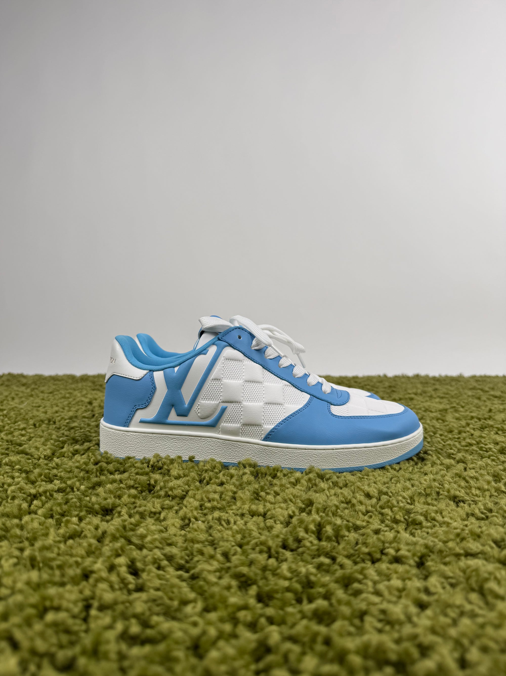 Louis Vuitton Rivoli Sneaker 40 veste 41