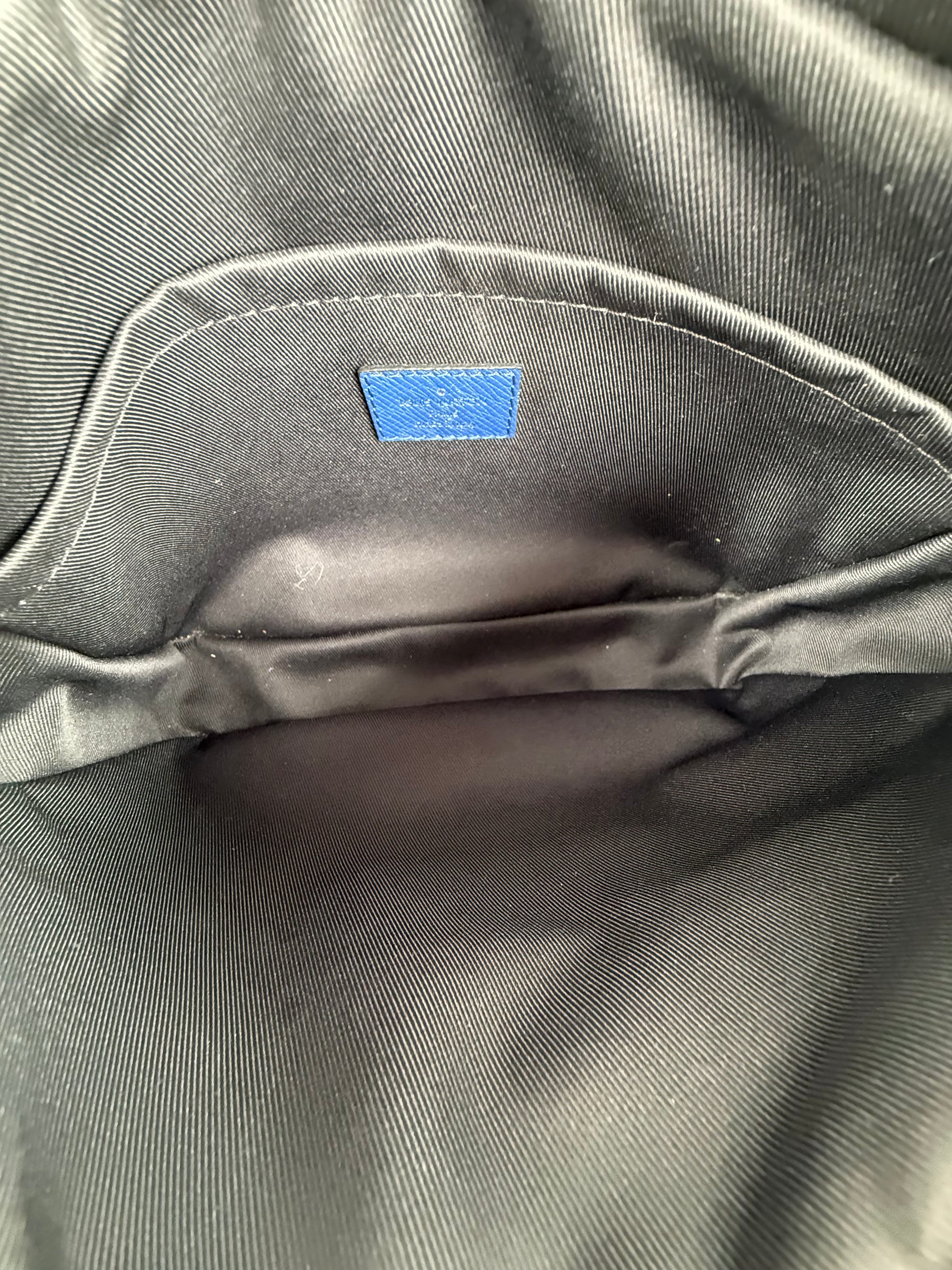 Borsello Outdoor Messenger Louis Vuitton in pelle Blu