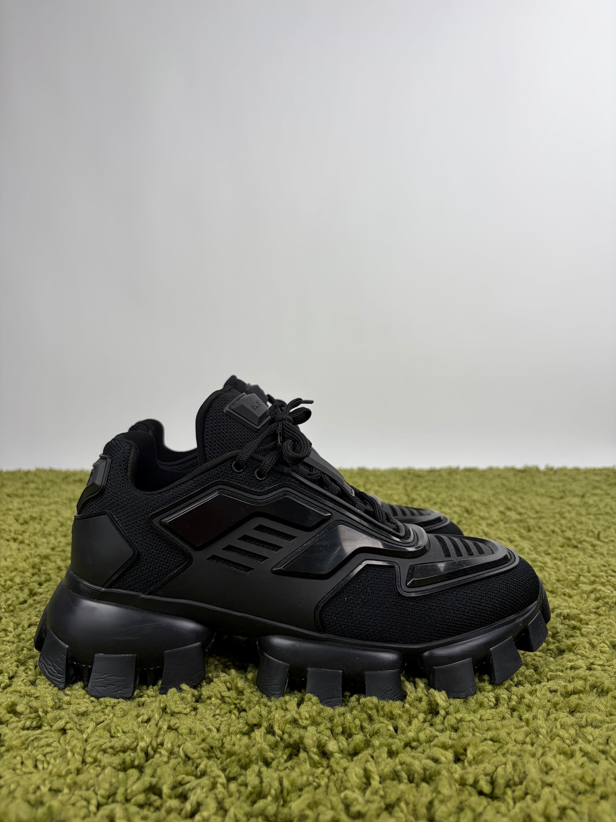 Prada Thunder Size 5=39 nere