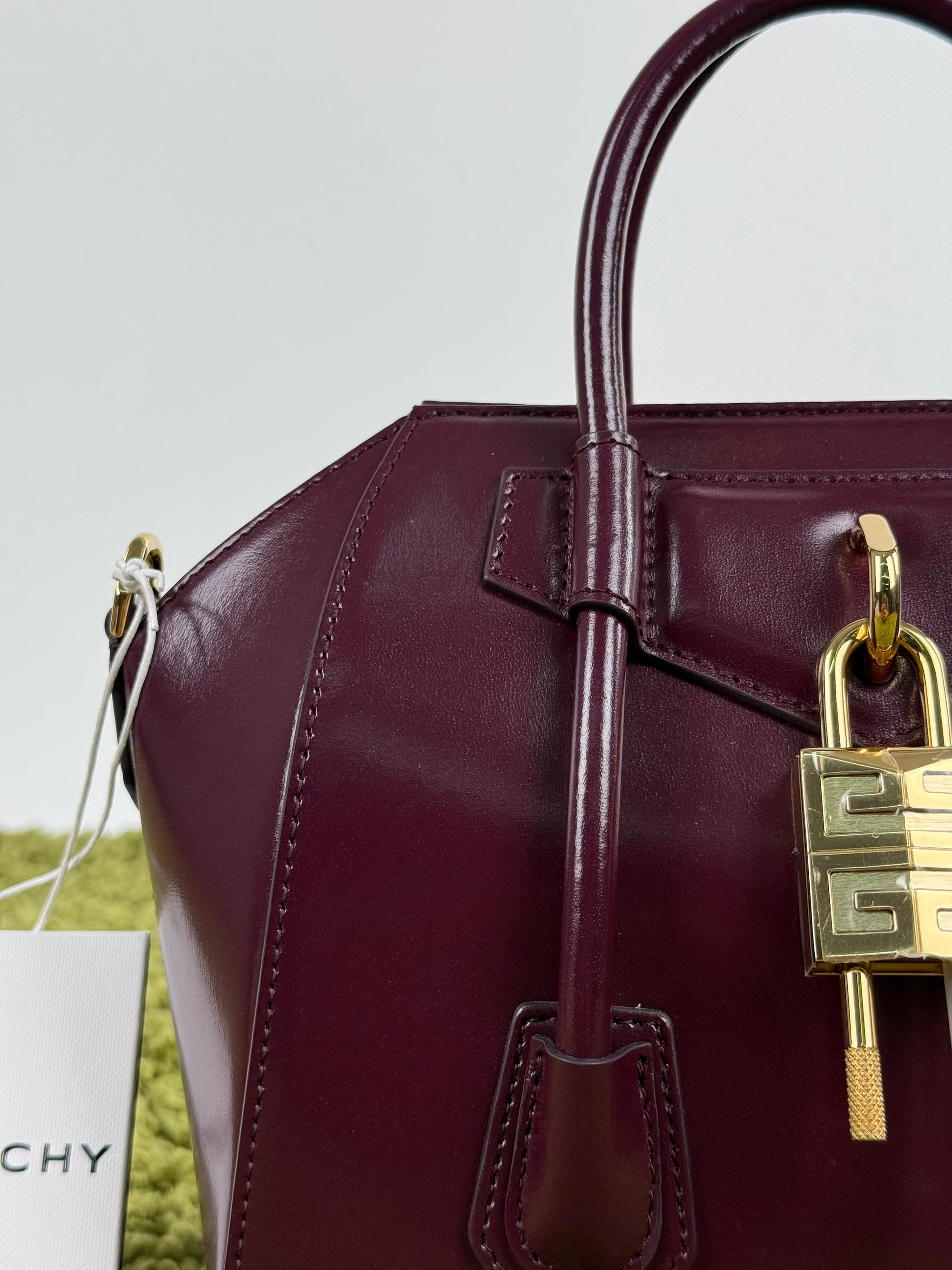 Borsa Mini Antigona Lock Bag Givenchy Bordeaux