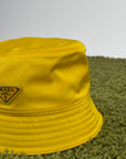 Cappello Prada in Re-nylon giallo