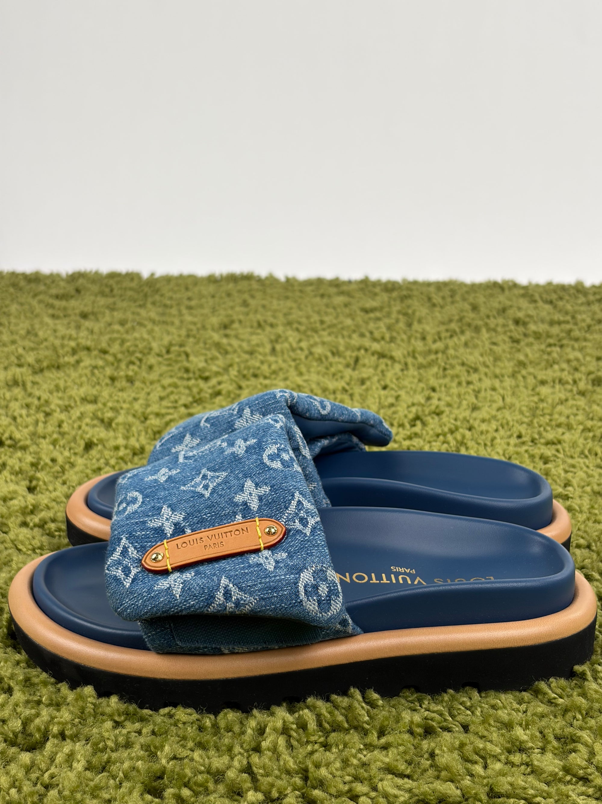 Ciabatte louis vuitton Mule bassa pool pillow Size 35 azzurre e blu
