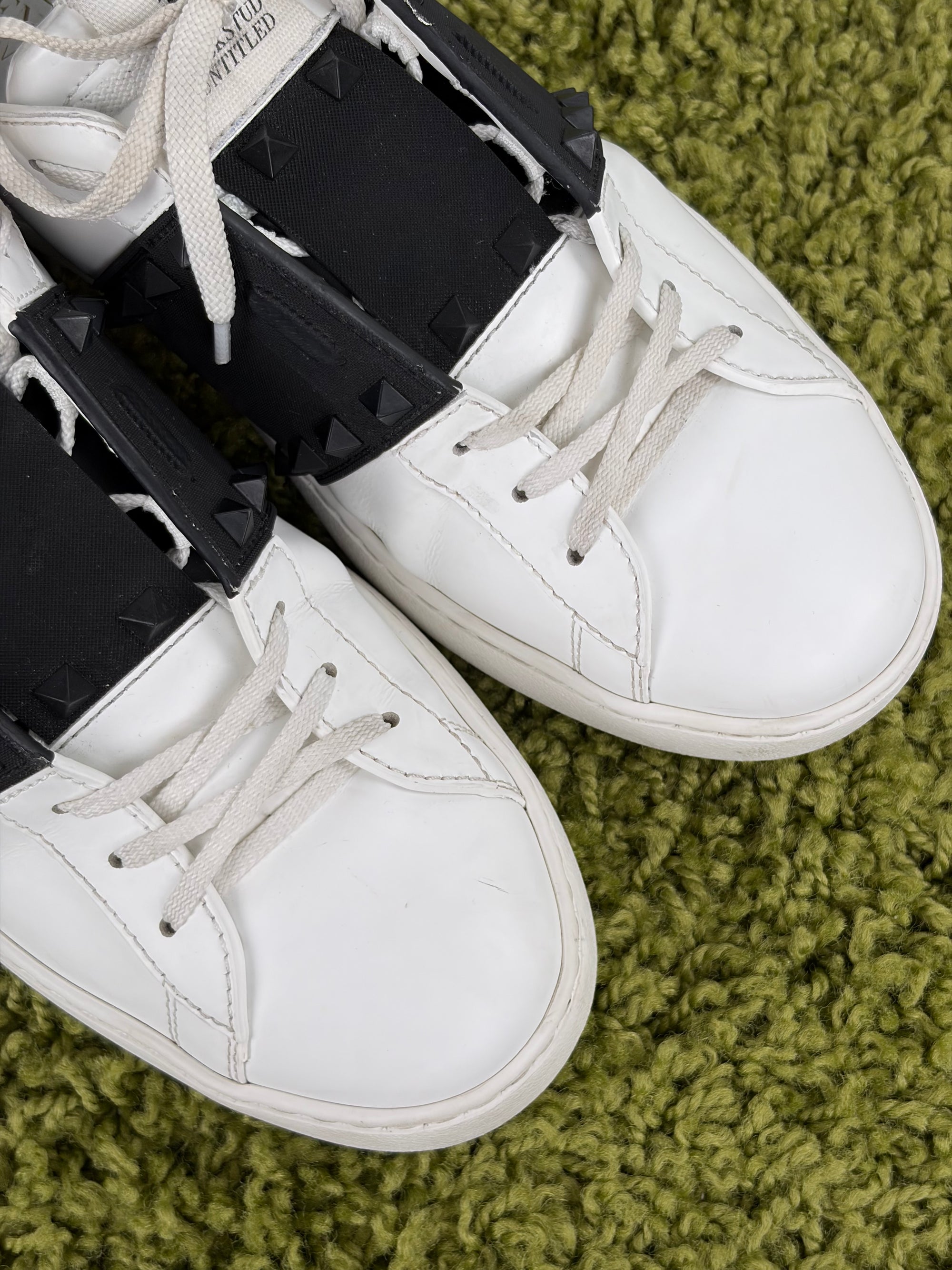 Valentino Rockstud Size 43 bianche e nere