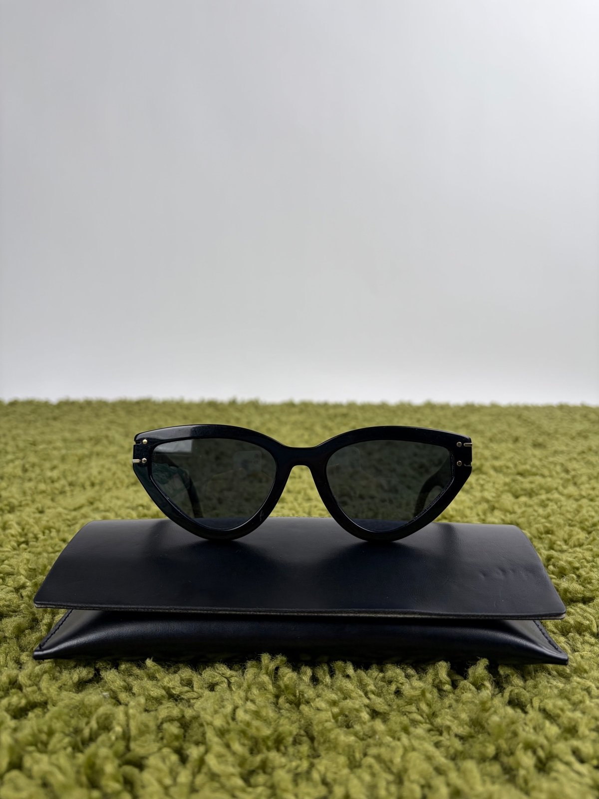 Occhiali Christian Dior Signature B2U In Acetato Nero con montatura a farfalla - Second Hand Di Fiore