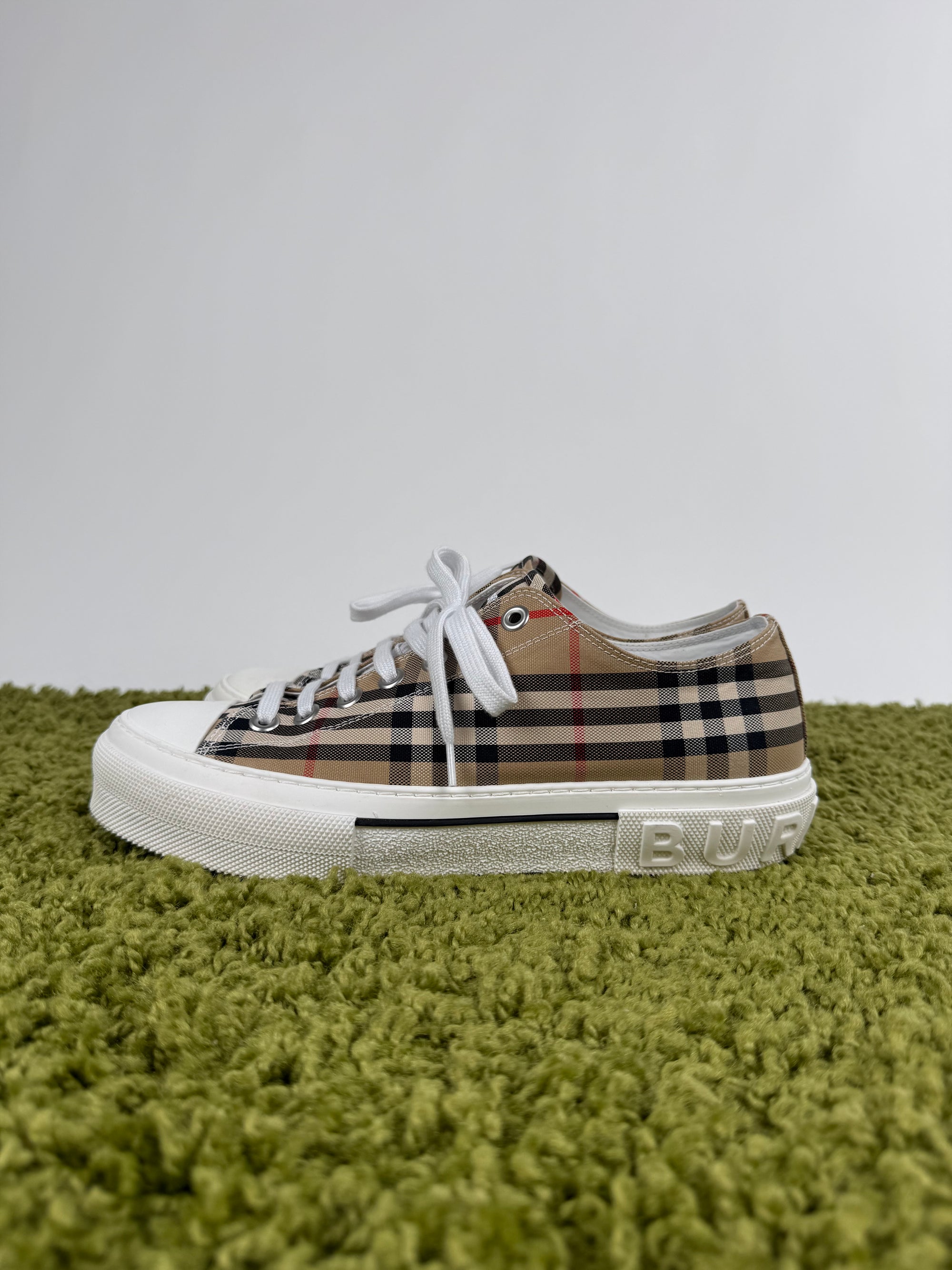 Burberry Check Beige 44