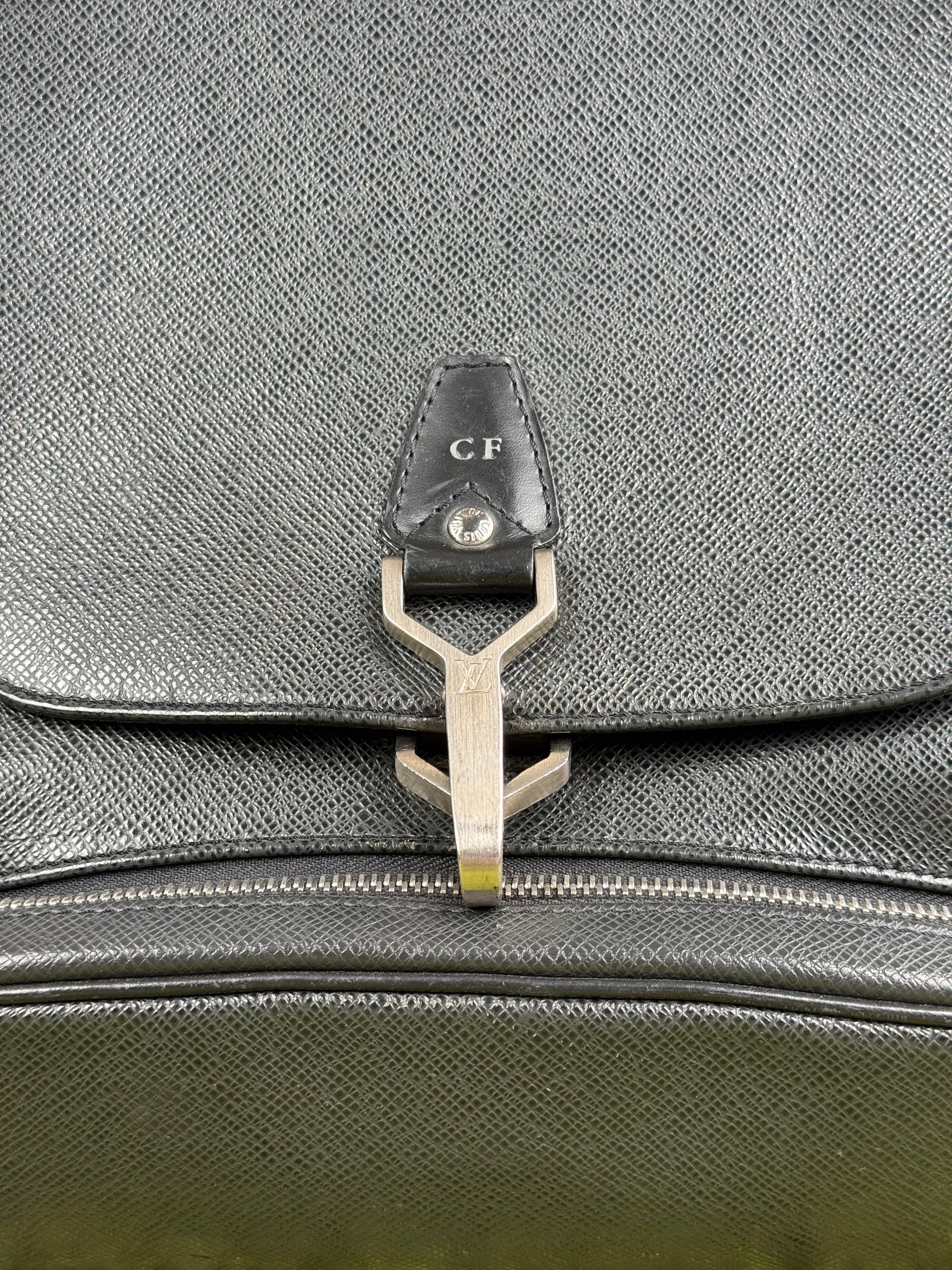 Zaino Cassiar Louis Vuitton in pelle Taiga Nero