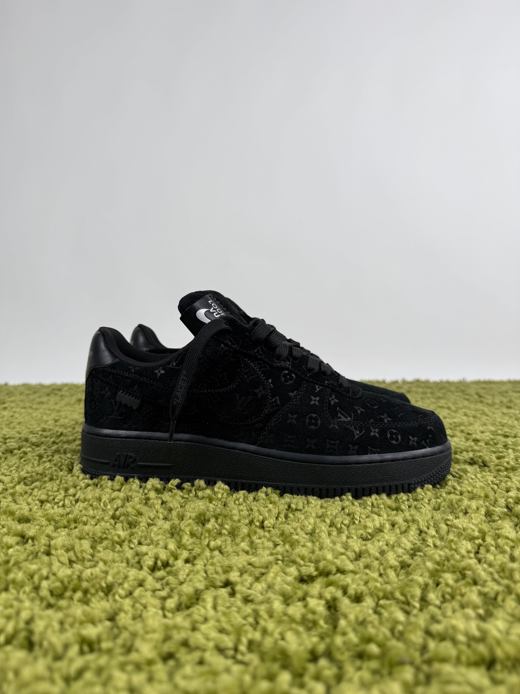 Louis Vuitton x Nike air force 1 40,5