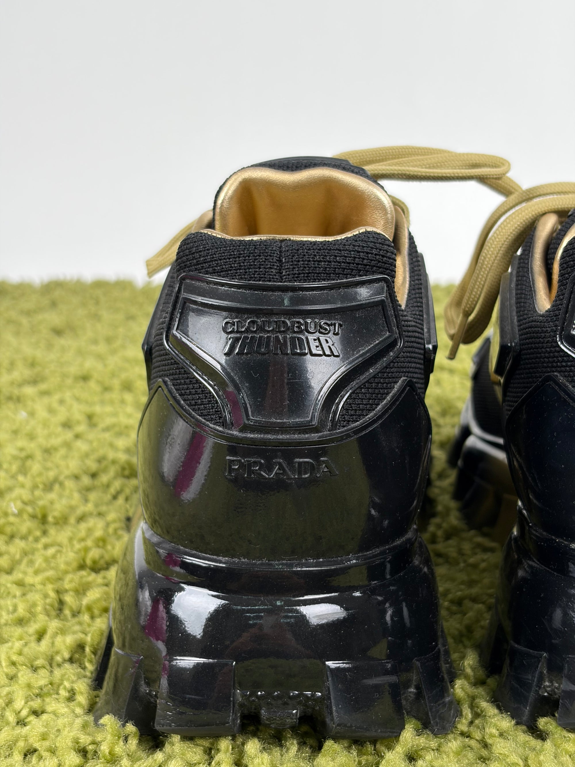 Prada Thunder Size 9.5=43.5 calza 44/44.5
