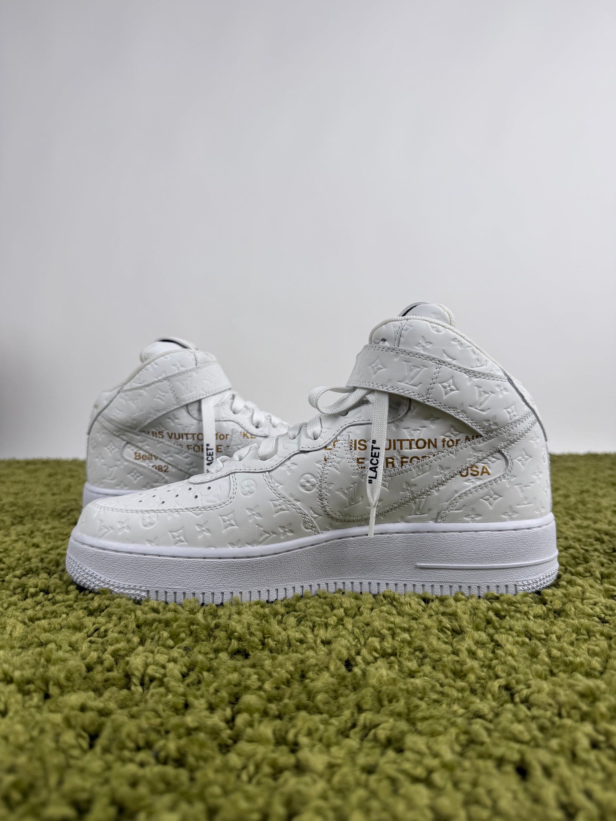 Louis Vuitton x Nike air force 1 High 42