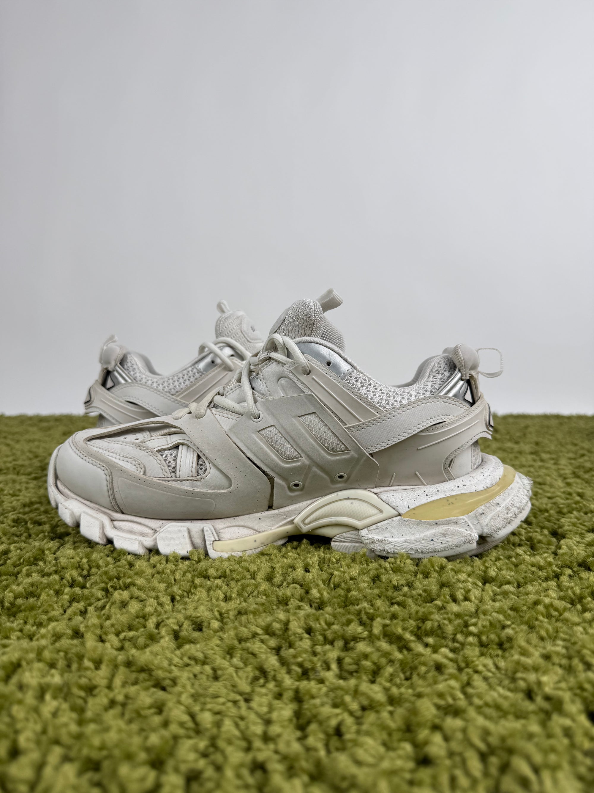 Balenciaga Track 40
