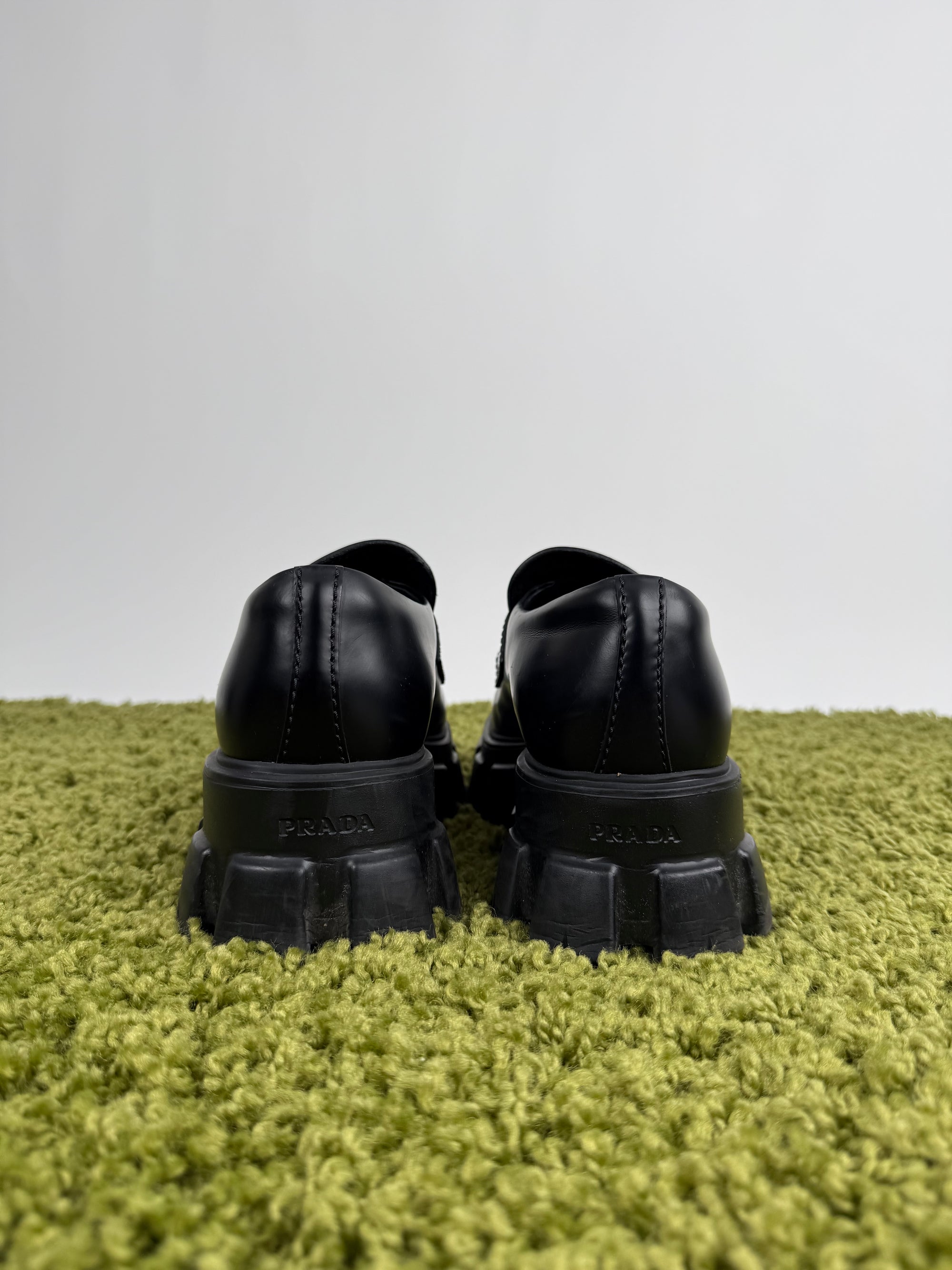 Mocassini Prada Neri in pelle 8.5