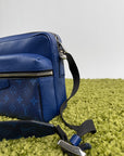 Borsello Outdoor Messenger Louis Vuitton in pelle Blu