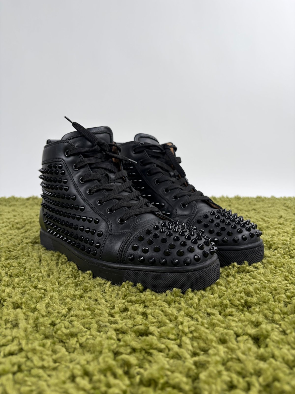 Christian Louboutin Spikes High in pelle Nera - Second Hand Di Fiore