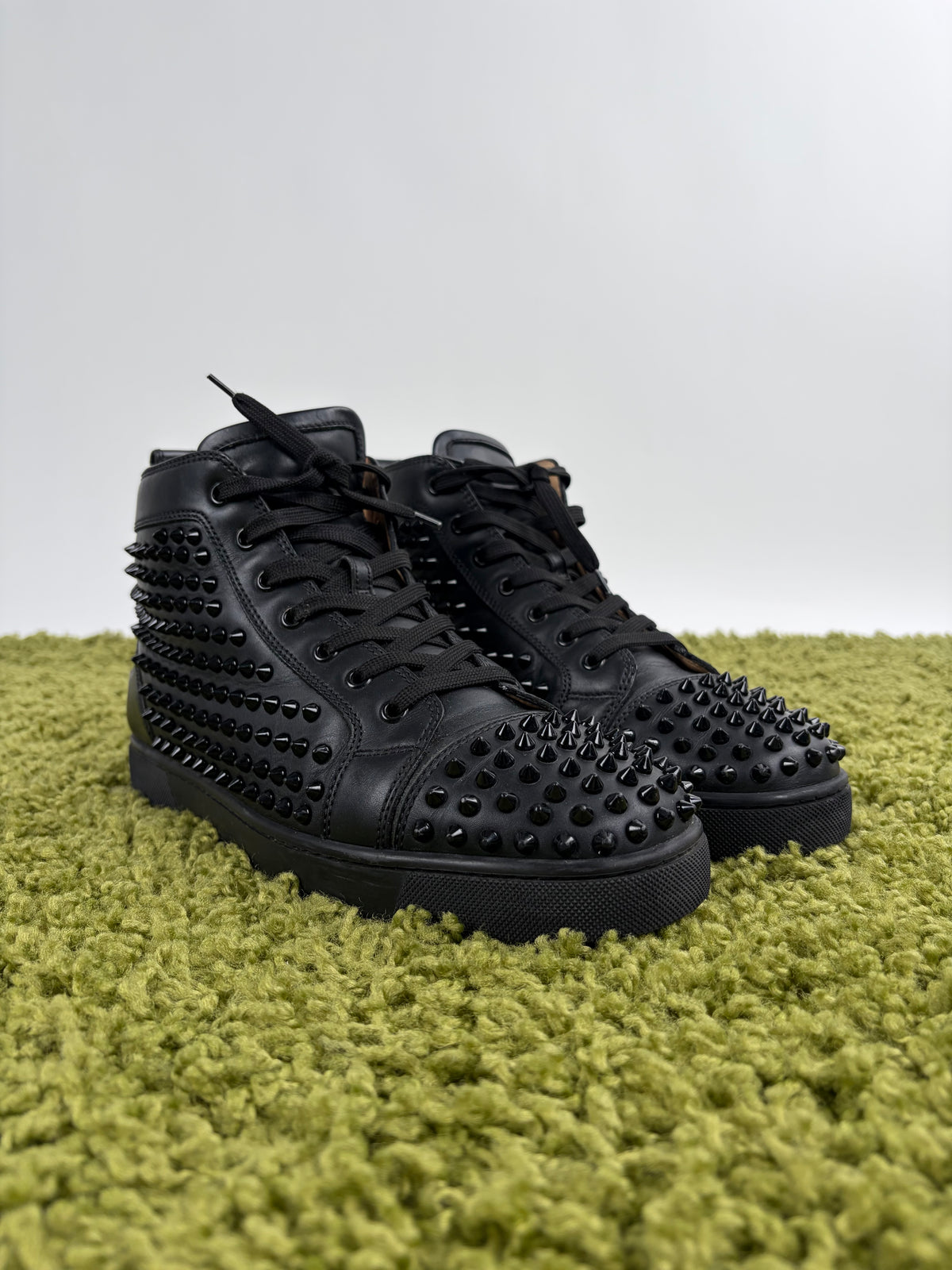 Christian Louboutin Spikes High in pelle Nera