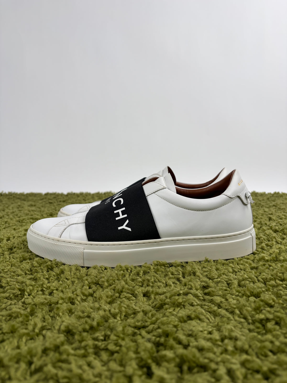Givenchy Urban Street Bianca 41