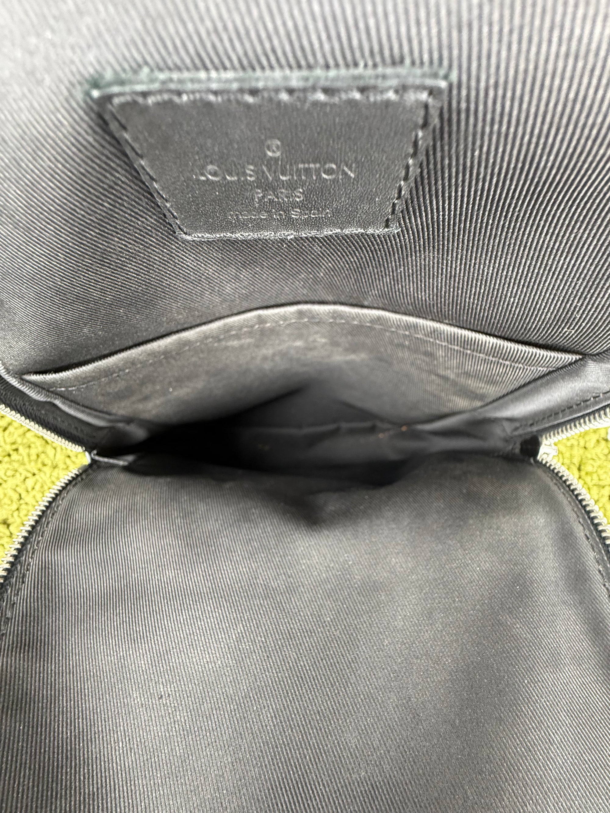 Borsa Avenue Sling Loui Vuitton