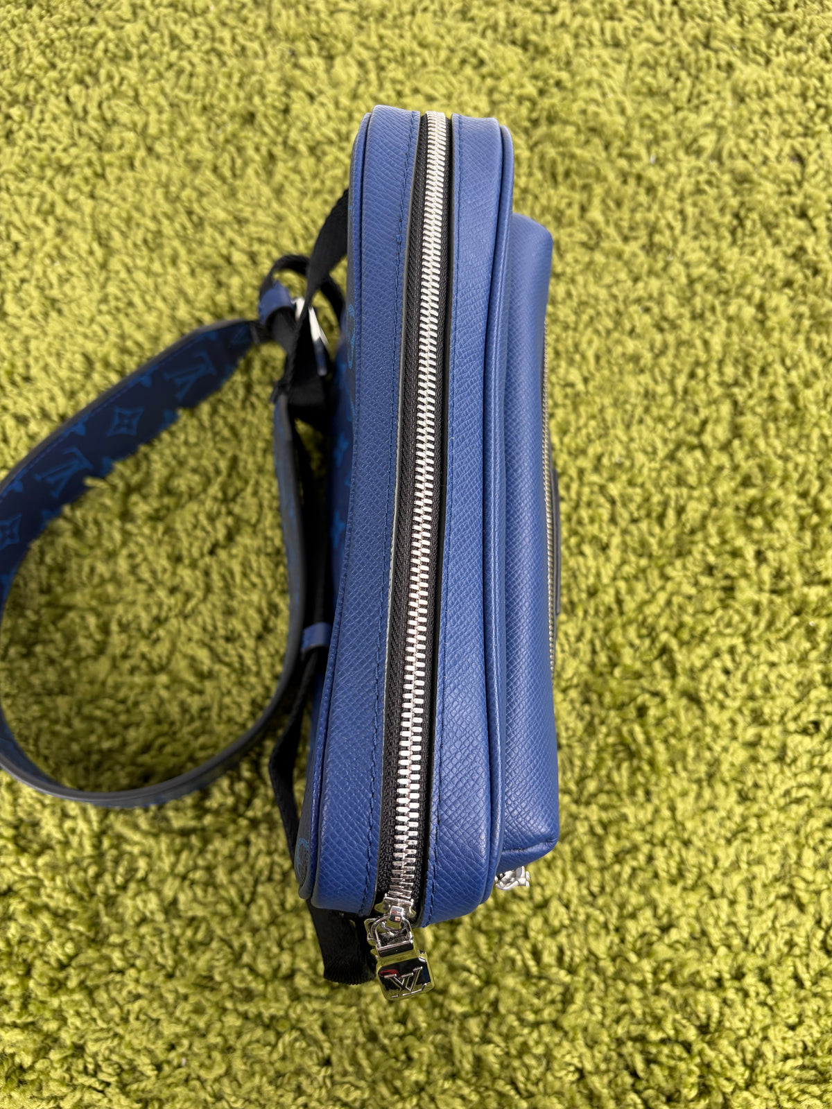 Borsa Louis Vuitton Outdoor Messenger Blu