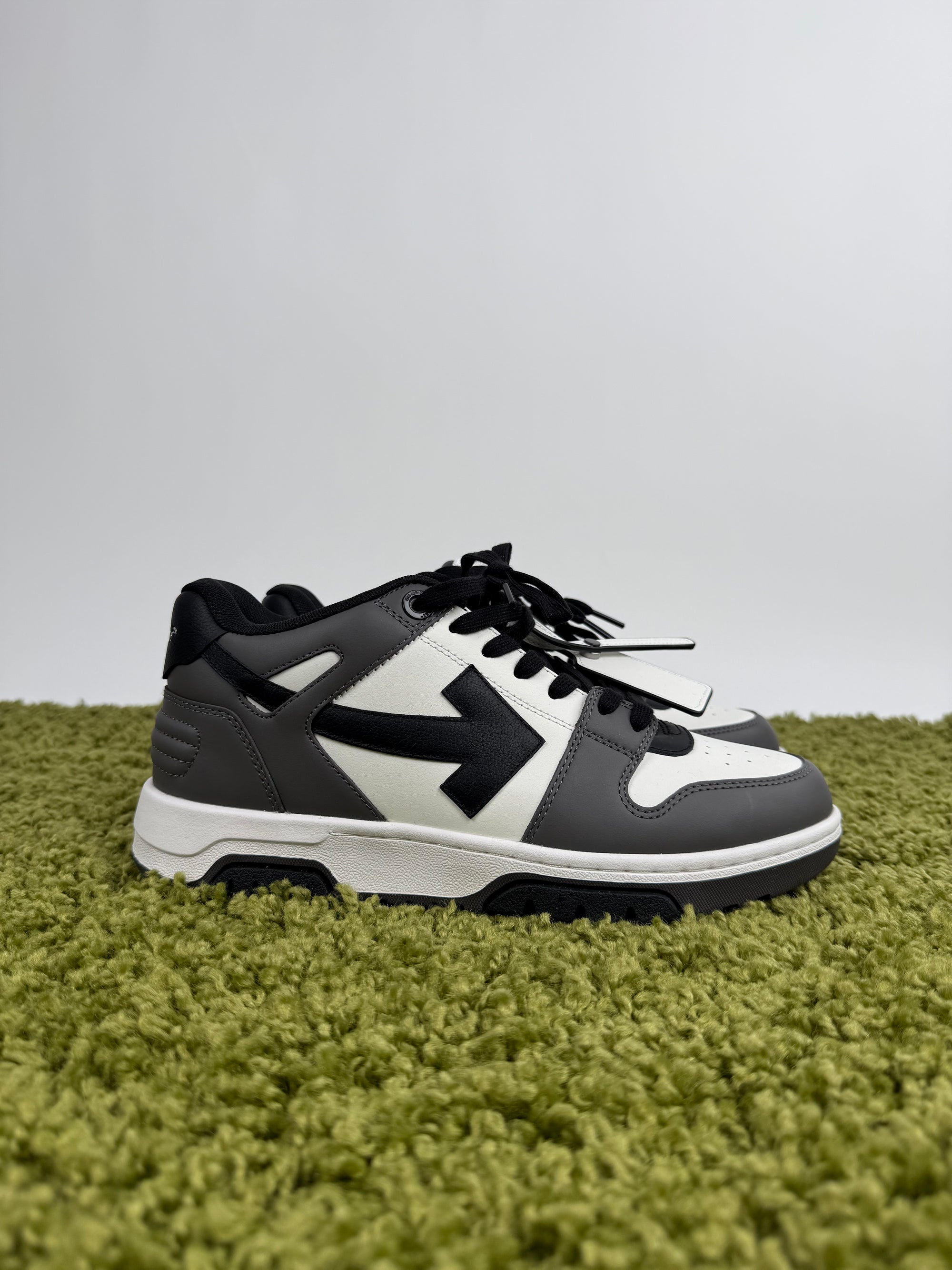 Off White Out Of Office 42