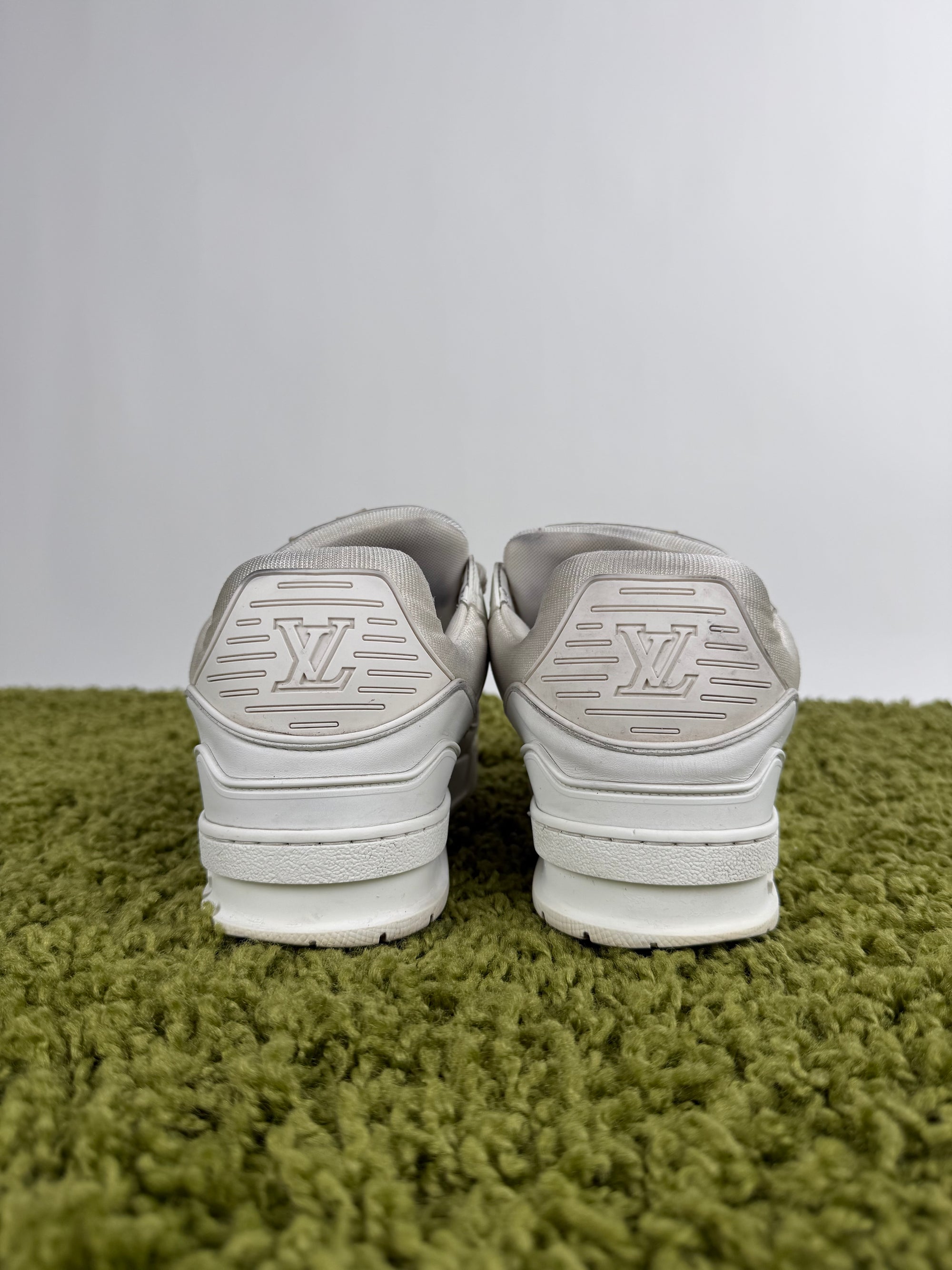 Louis Vuitton Trainer Bianca 7.5