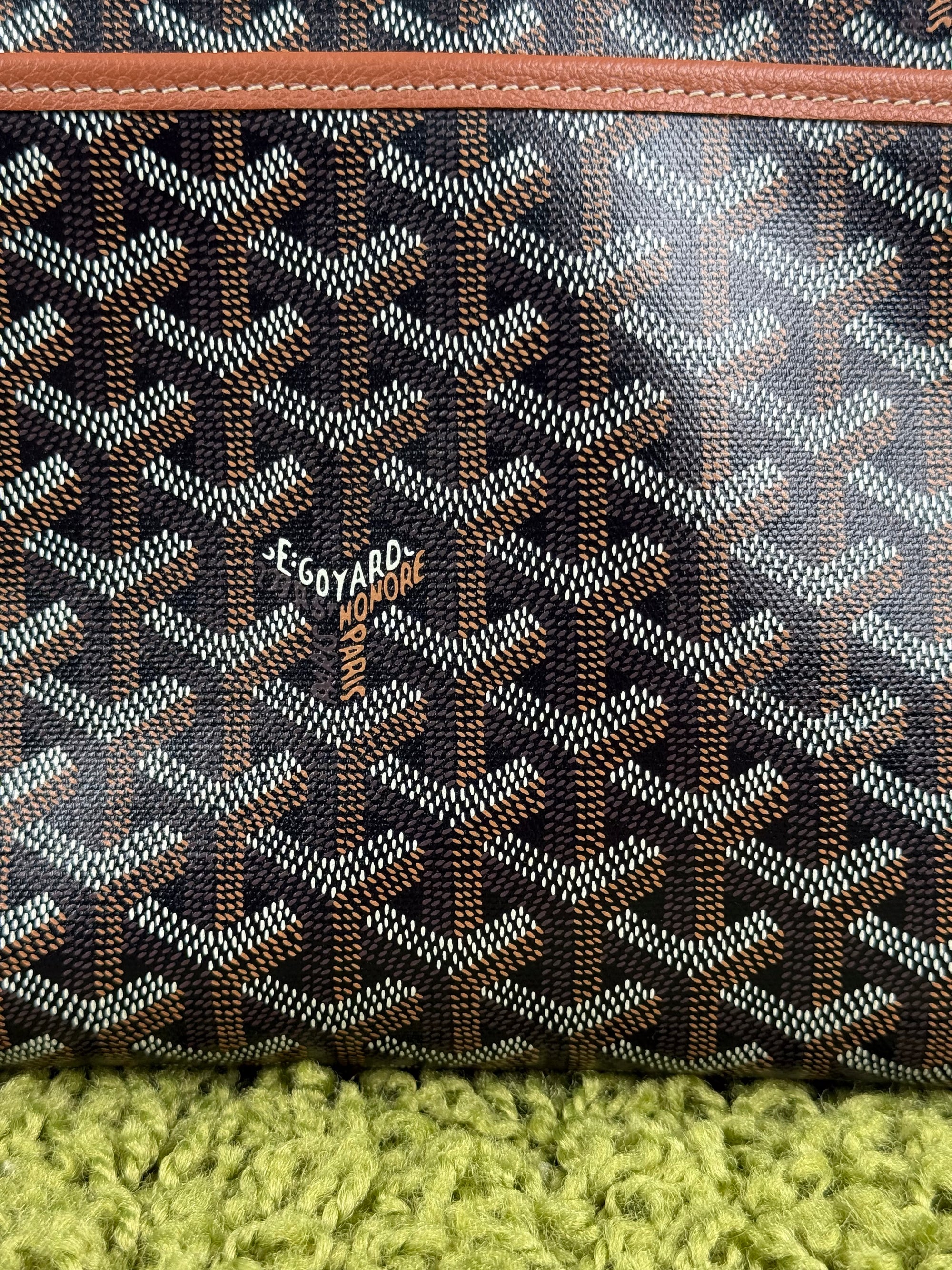 Pochette Goyard Jouvence in tela Goyardine nera con profili marroni