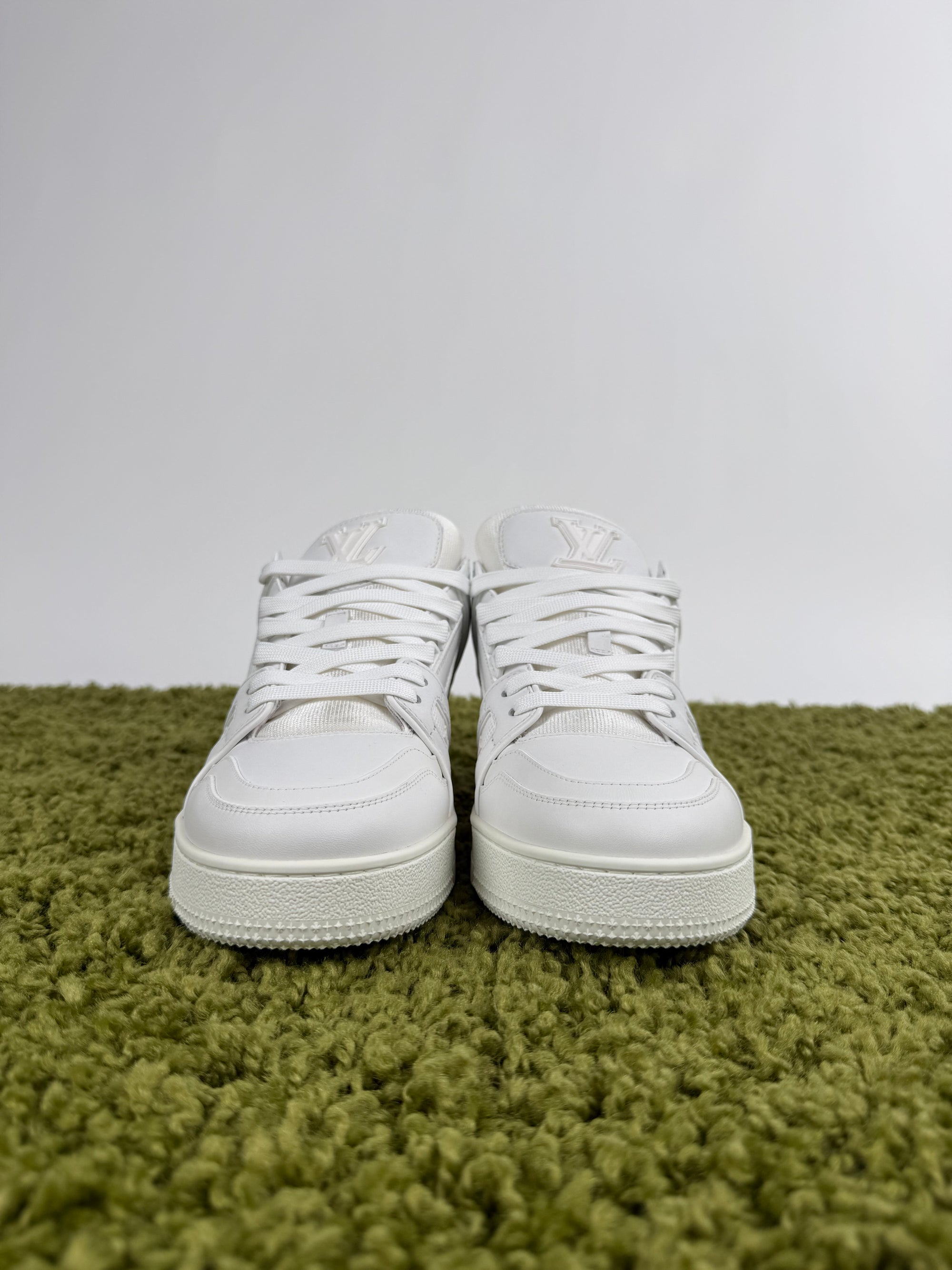 Louis Vuitton Trainer Bianca 7.5