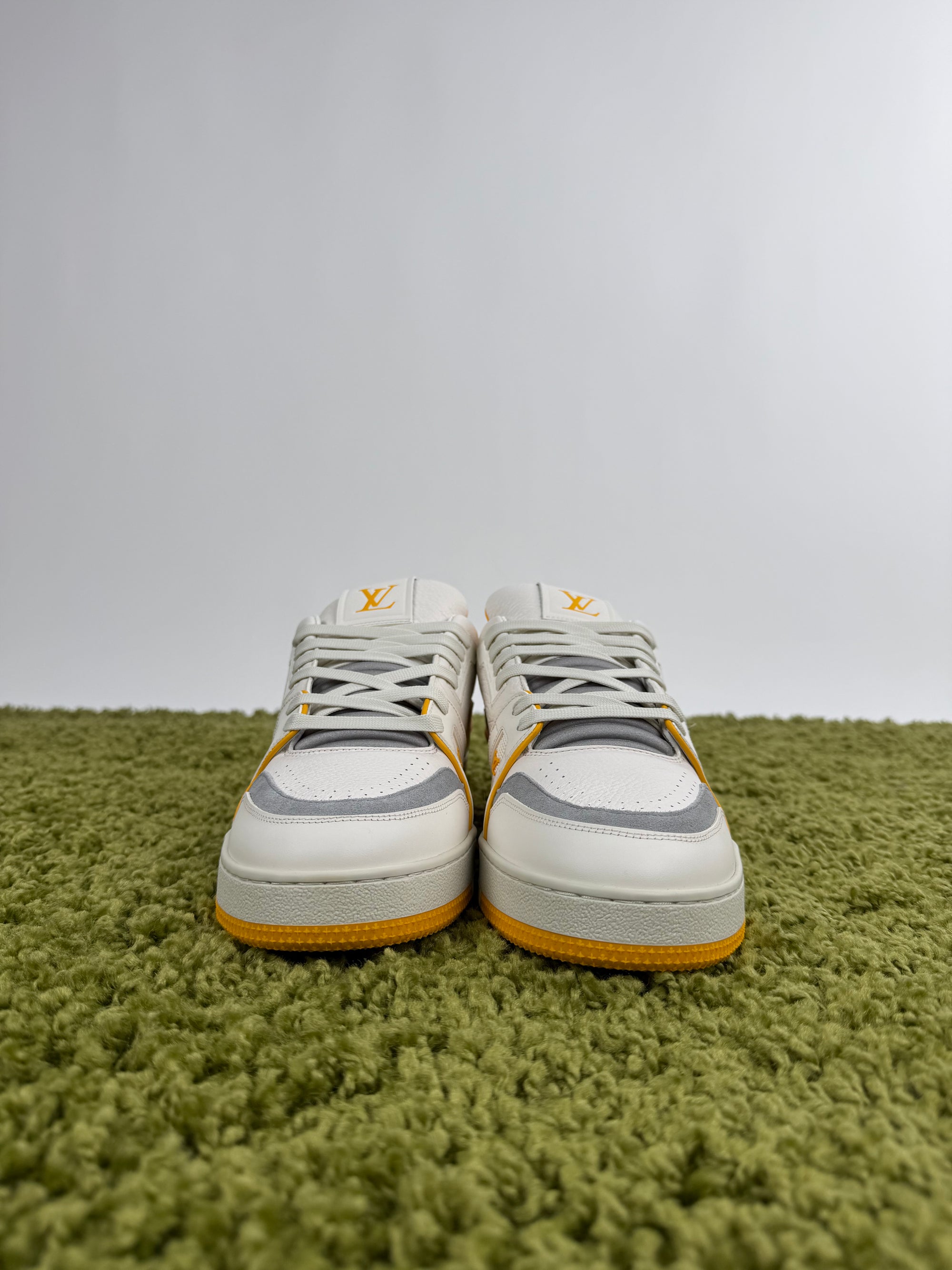 Louis Vuitton Trainer 43 veste 44