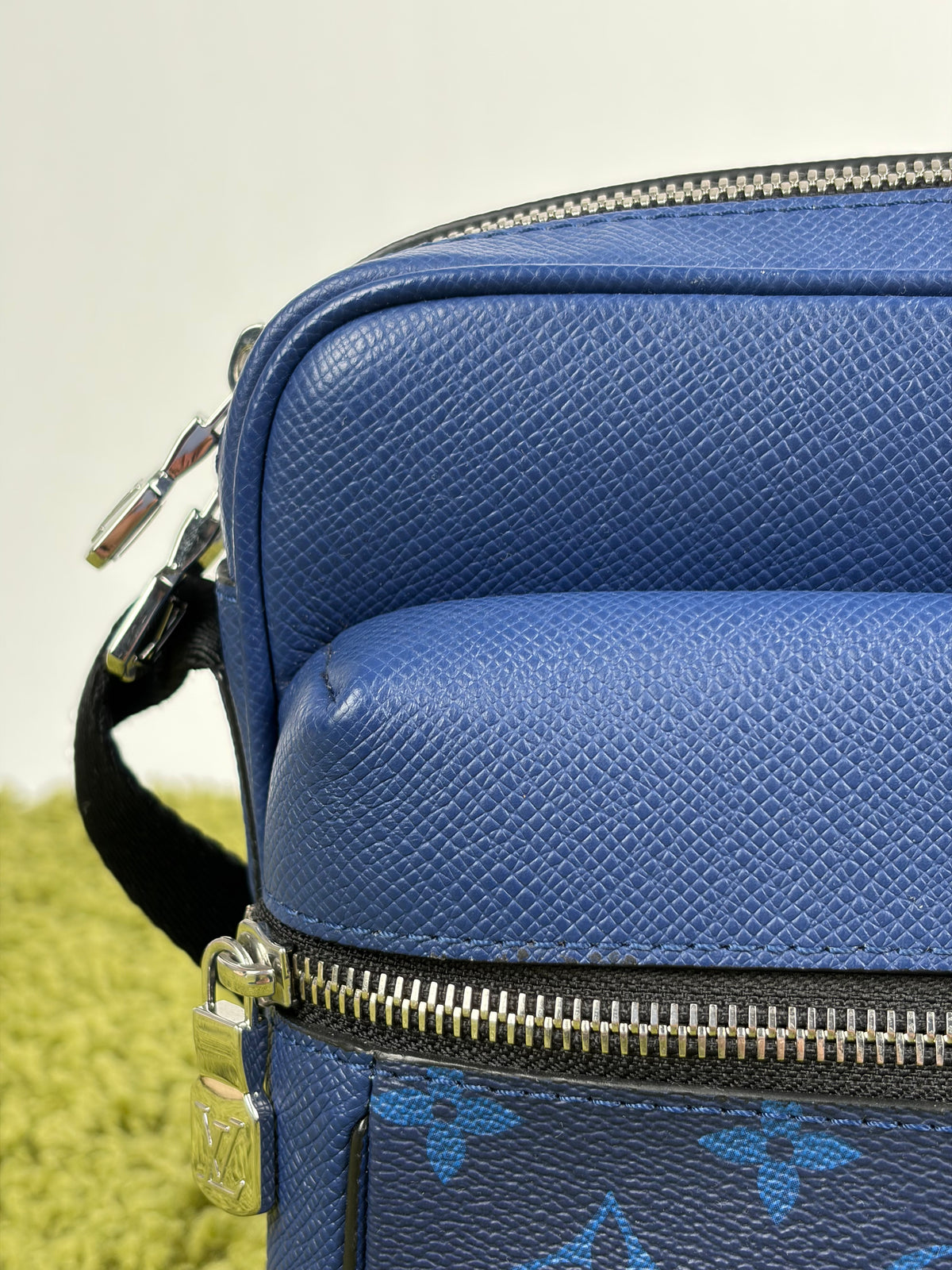 Borsa Louis Vuitton Outdoor Messenger Blu