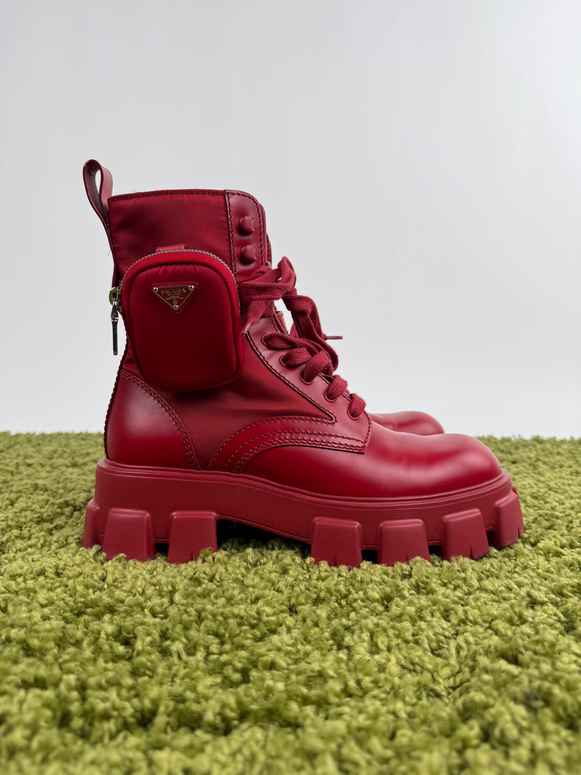 Prada Monolith in Pelle Rossa 8.5=42.5