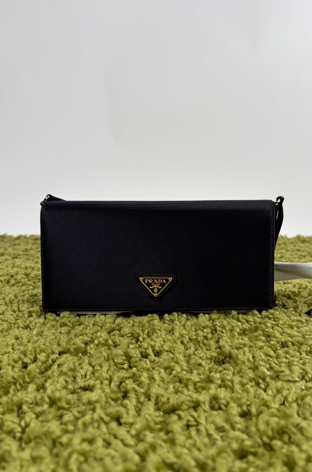 Borsa a spalla Prada Mini in raso Nero - Second Hand Di Fiore