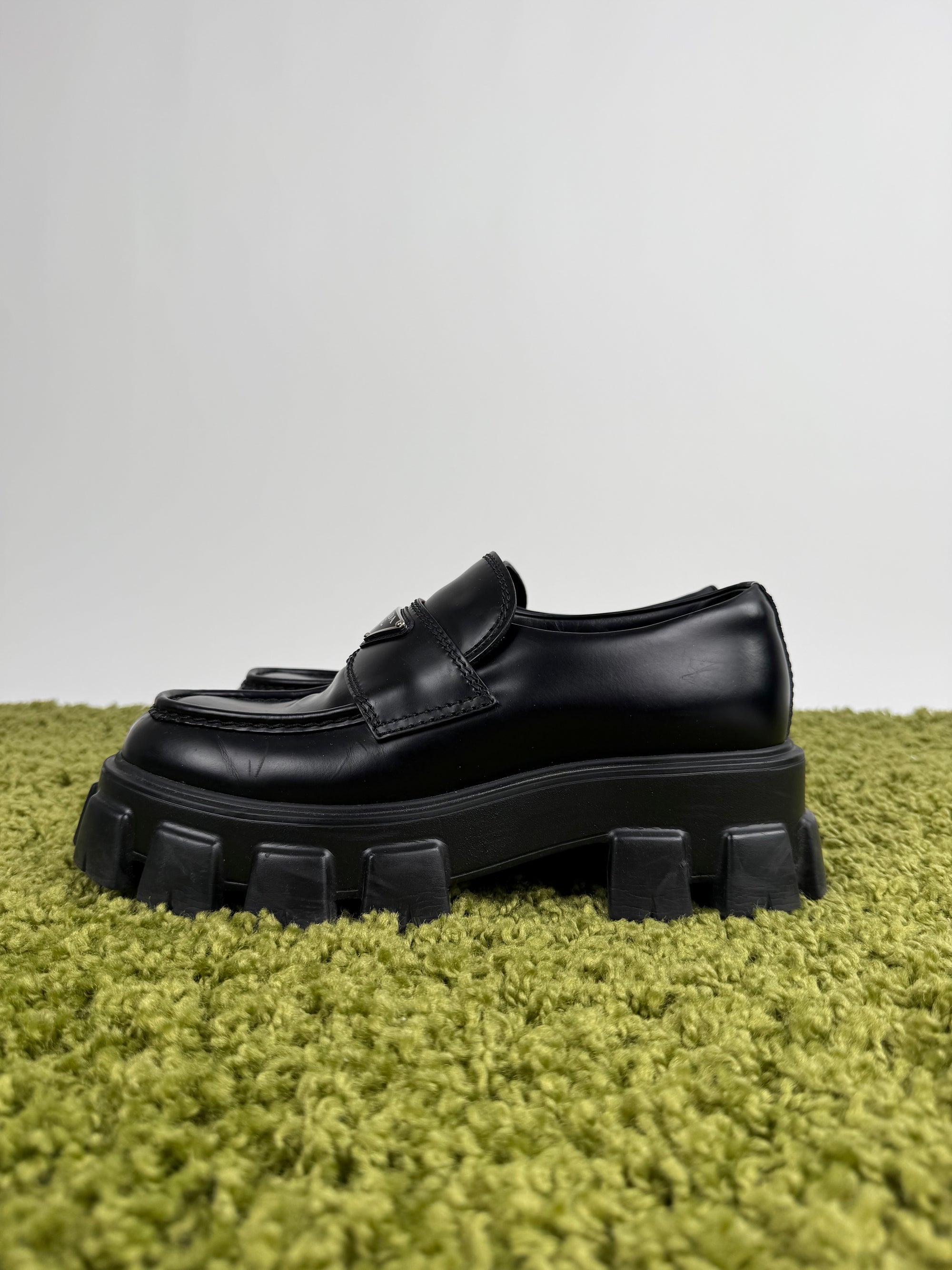 Mocassini Prada Neri in pelle 8.5