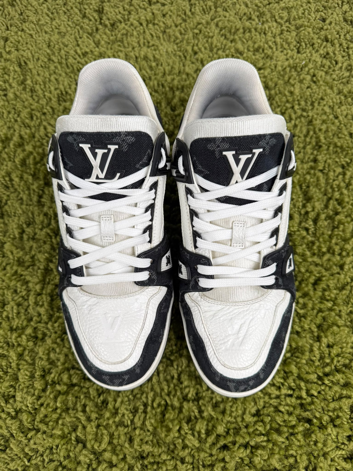 Louis Vuitton Trainer in Denim Nero 6.5