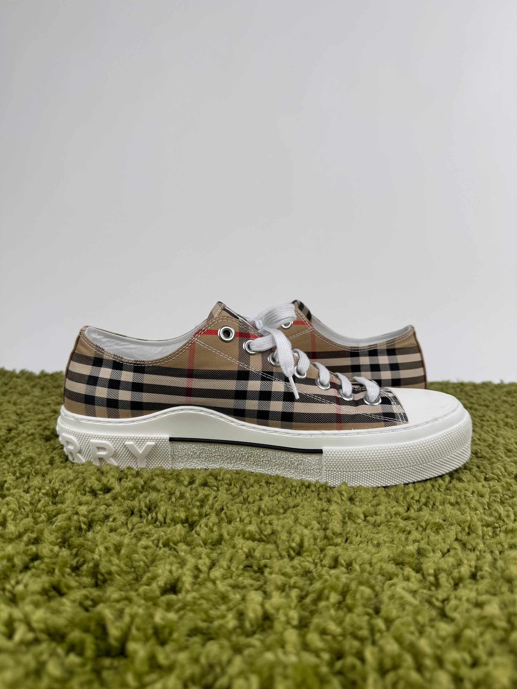 Burberry Check Beige 44