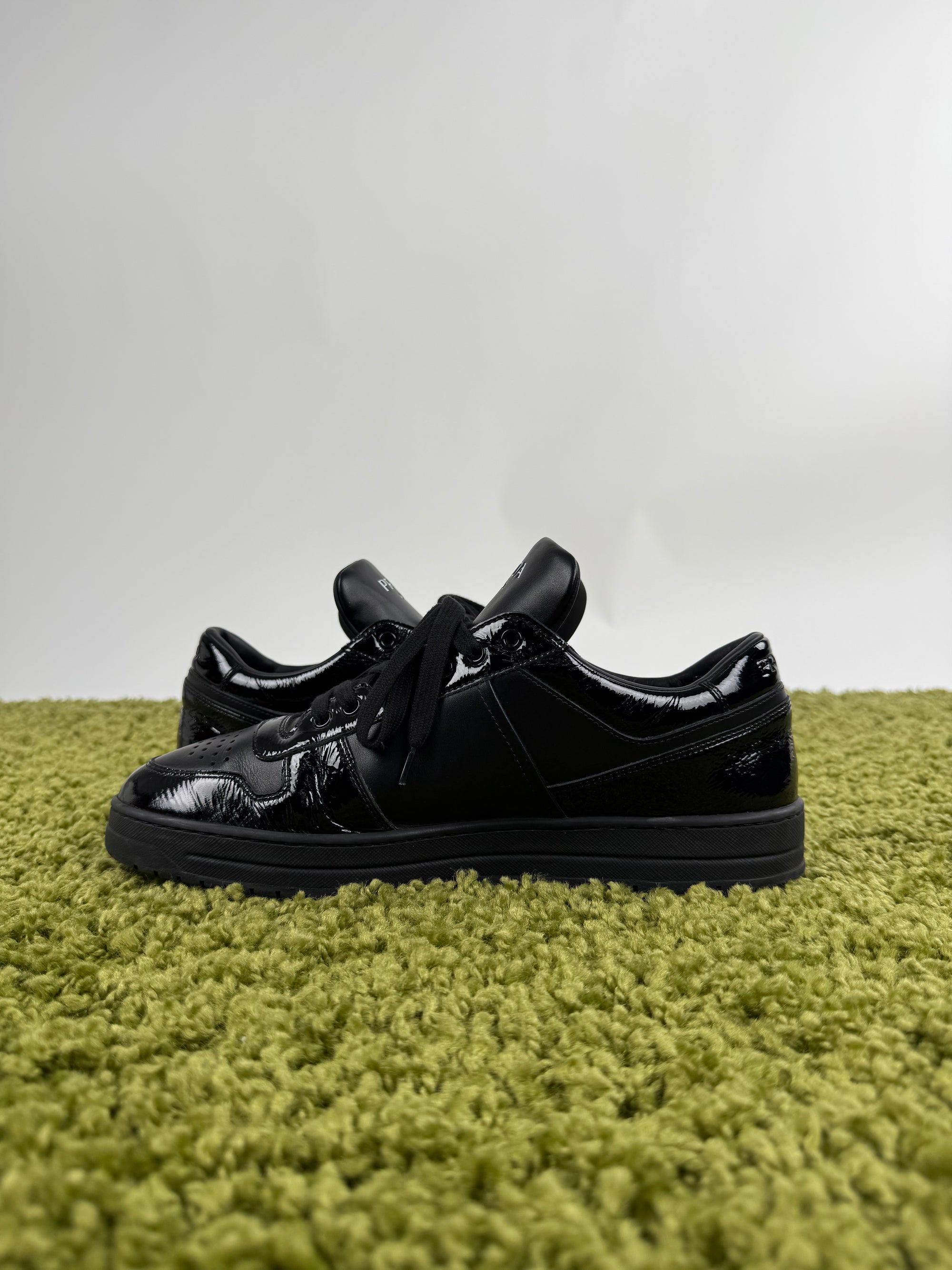 Prada Low Sneaker 43