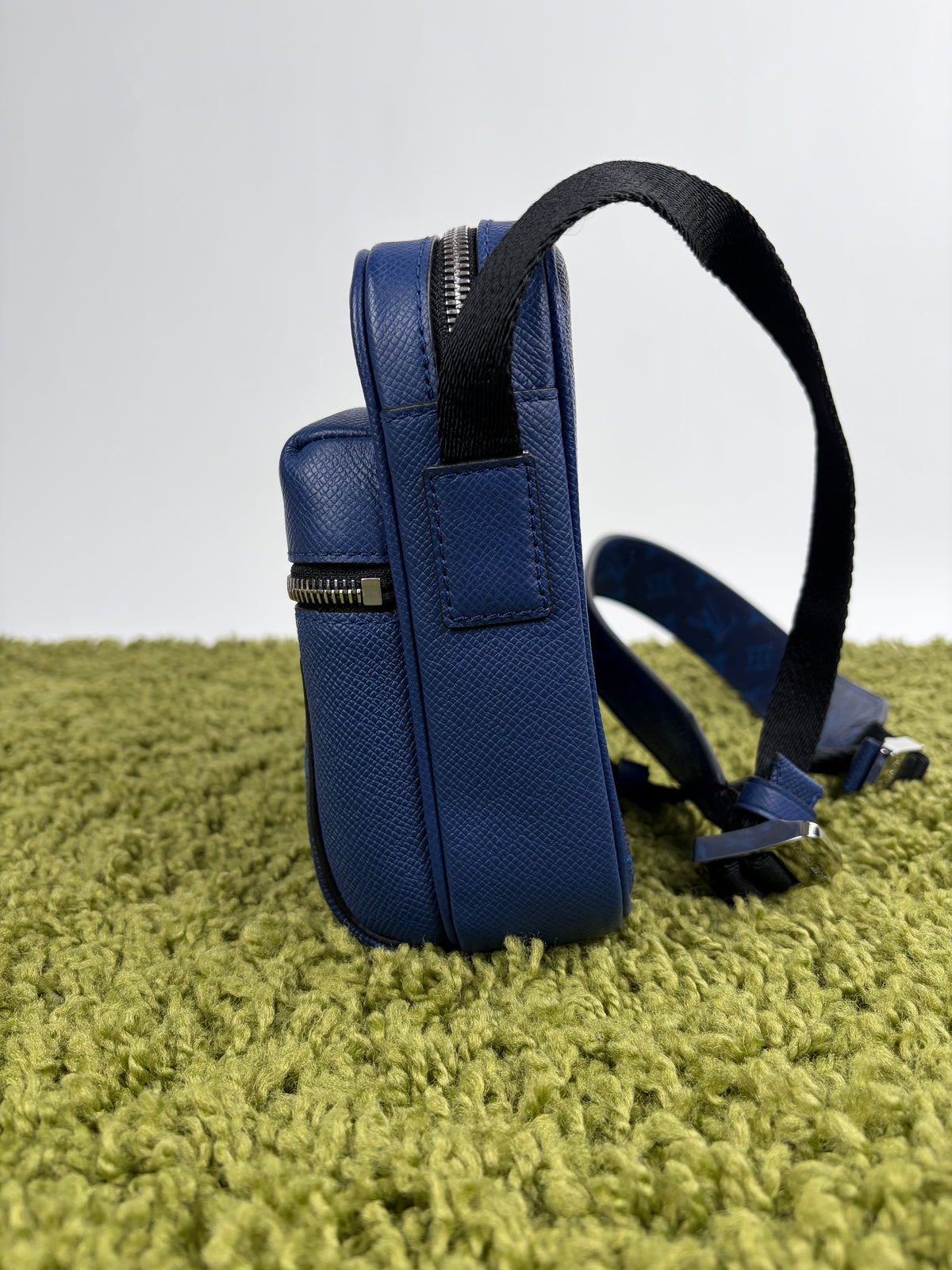 Borsa Louis Vuitton Outdoor Messenger Blu