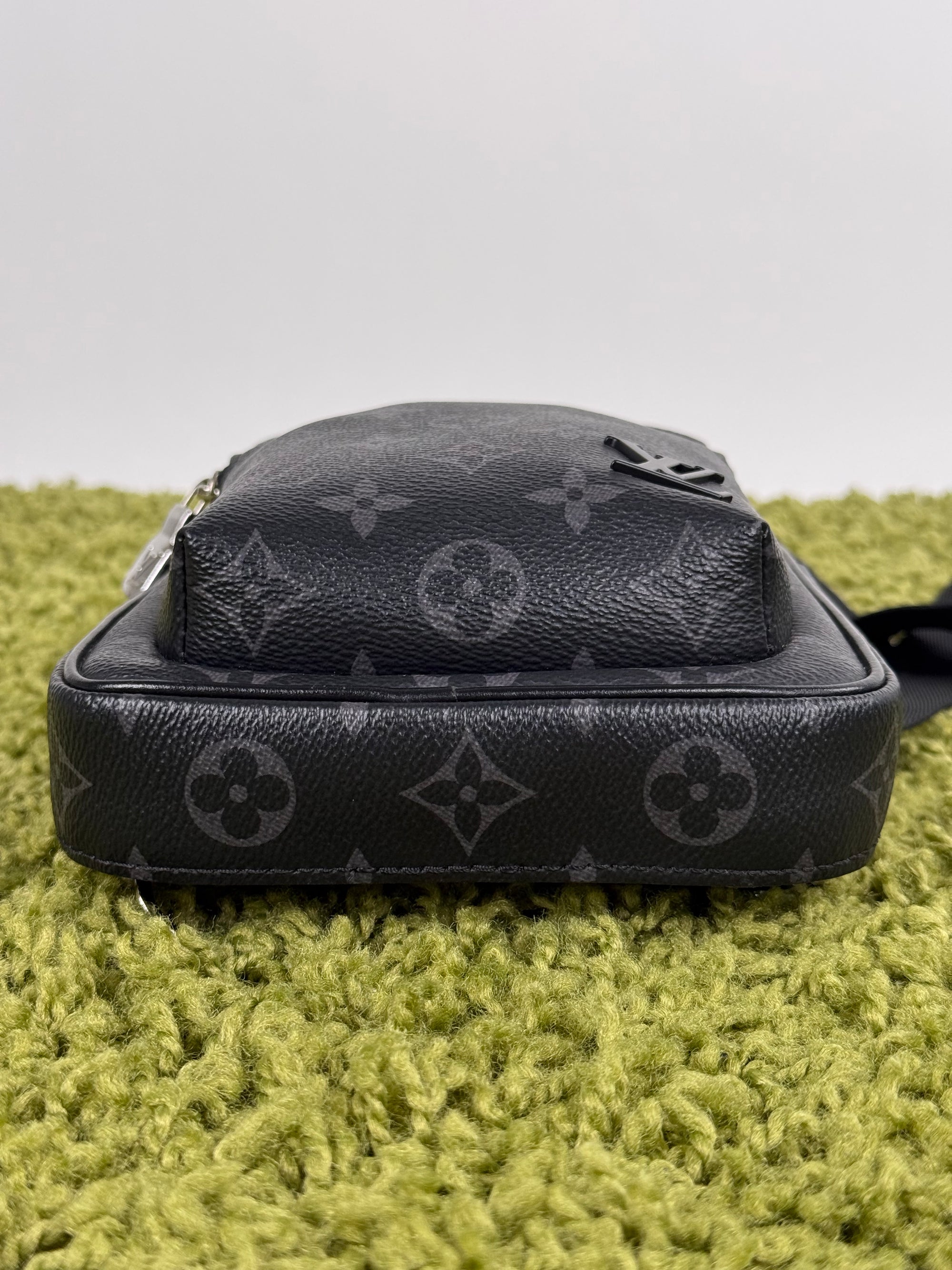 Zaino Monospalla Avenue Louis Vuitton Nero
