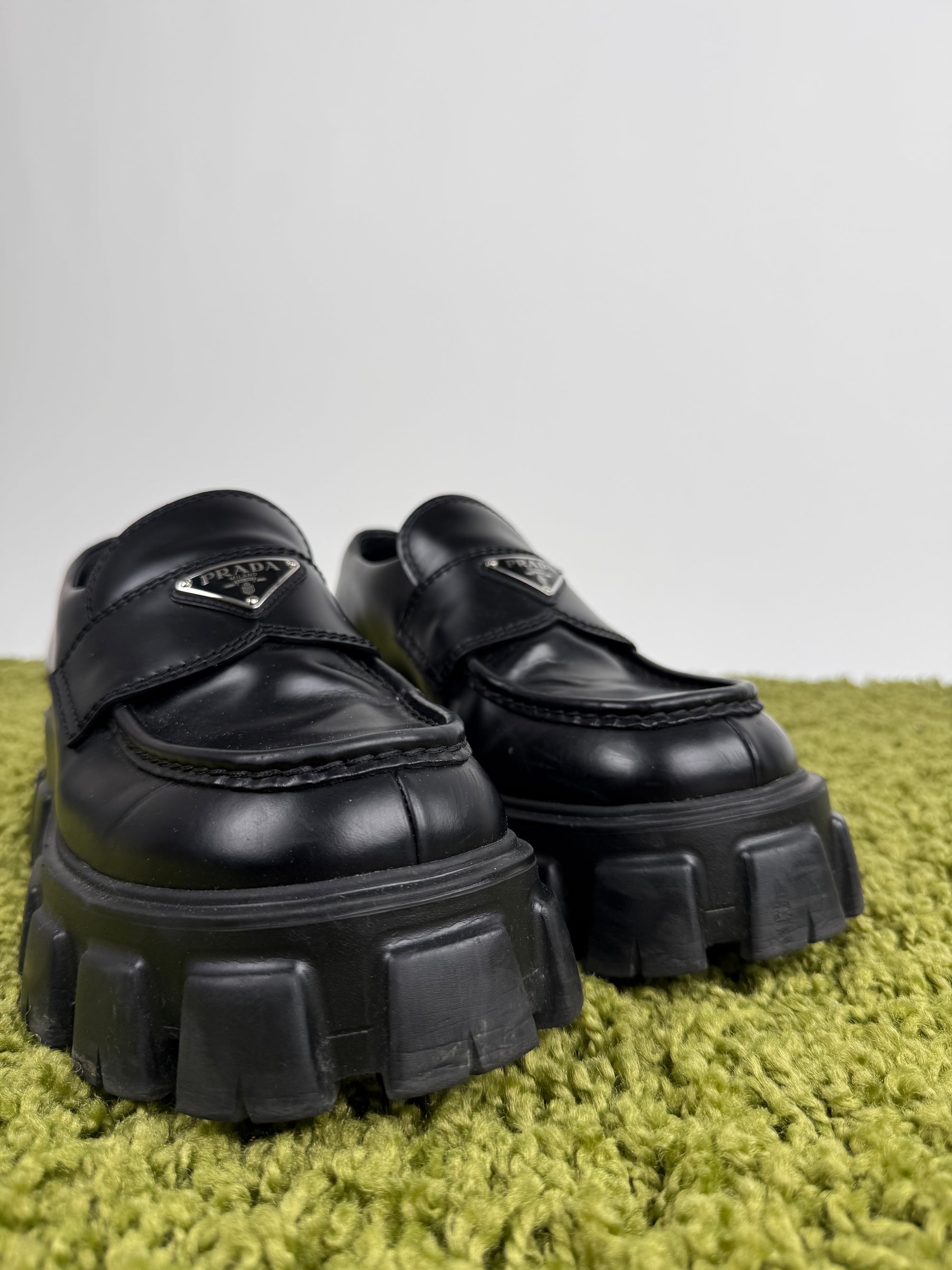 Mocassini Prada Neri in pelle 8.5